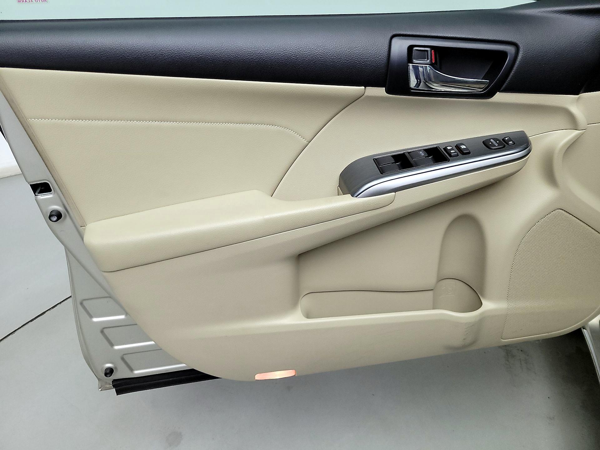 Thumbnail: 2014 Toyota Camry - 12