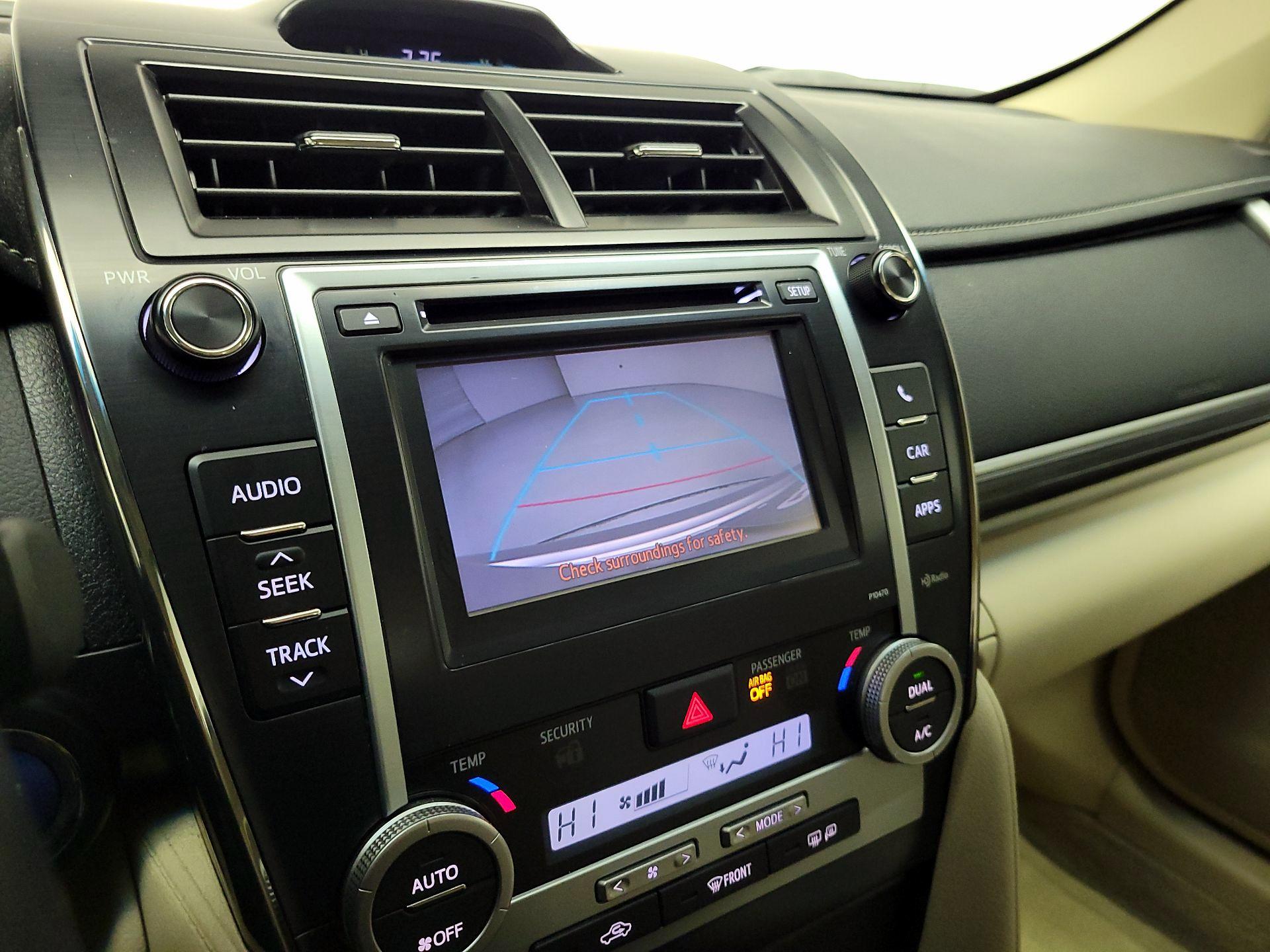 Thumbnail: 2014 Toyota Camry - 15