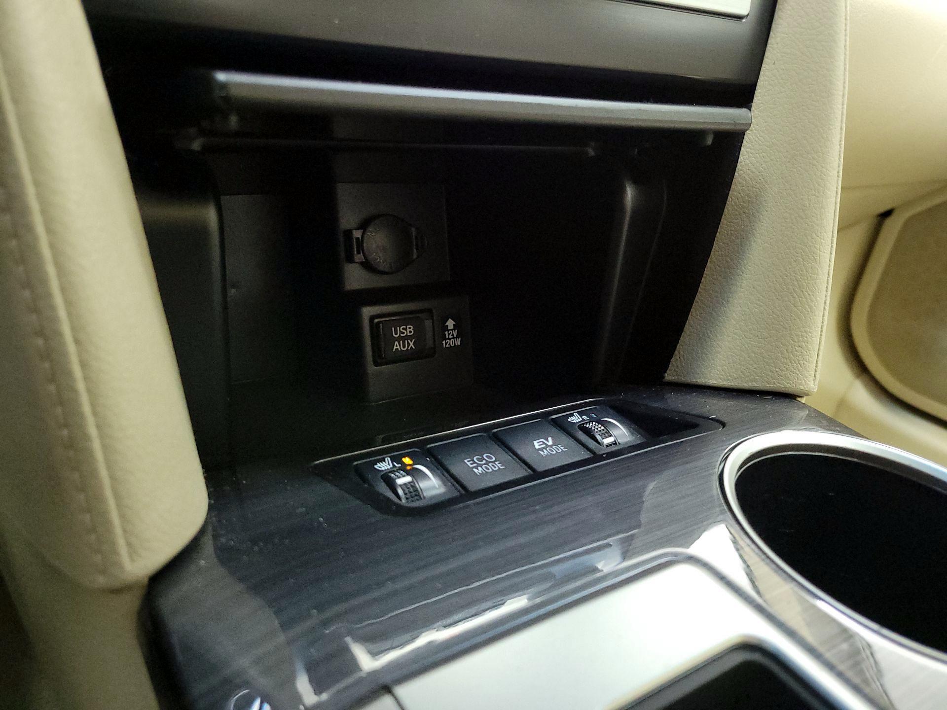 Thumbnail: 2014 Toyota Camry - 19