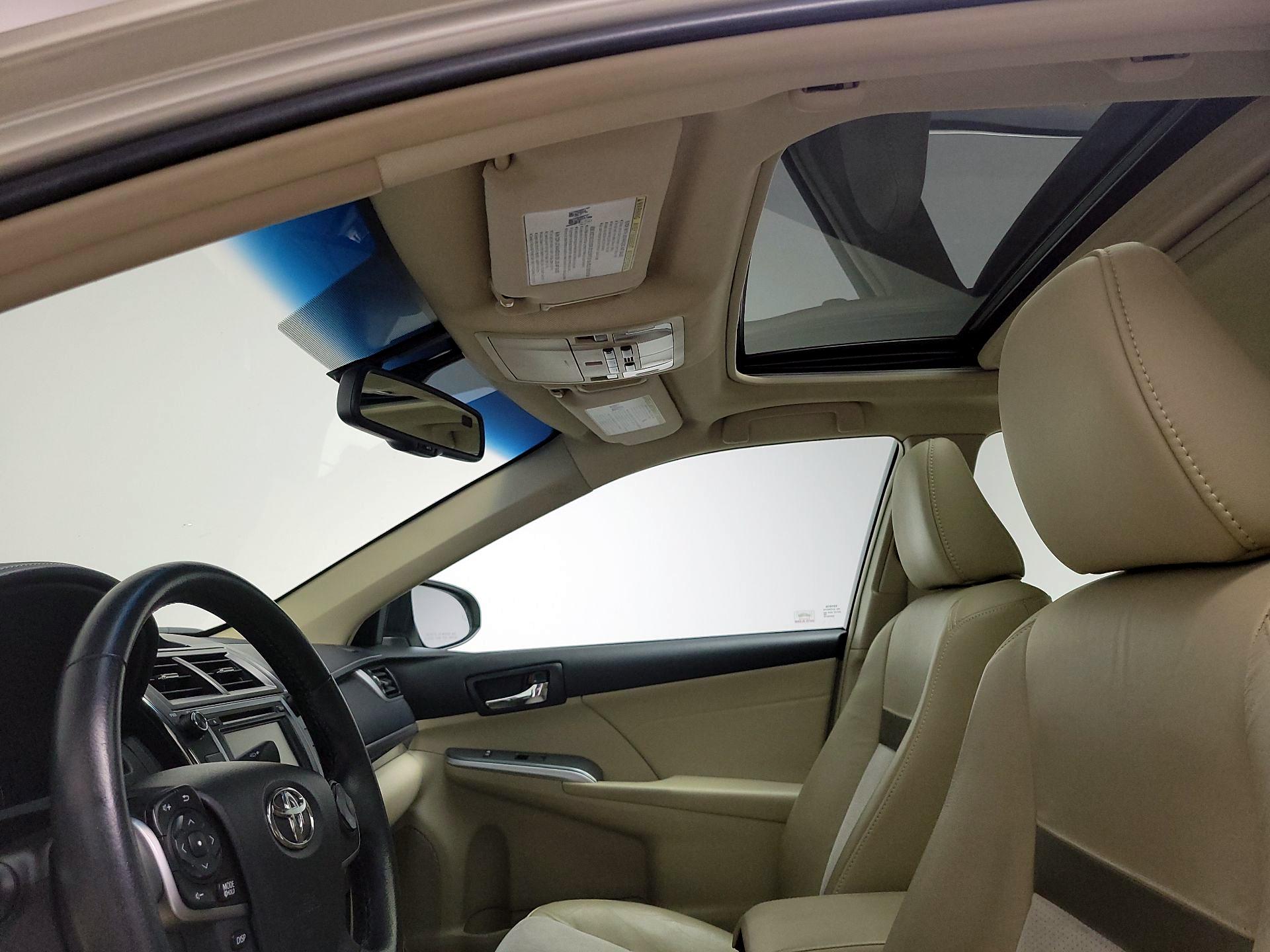 Thumbnail: 2014 Toyota Camry - 20