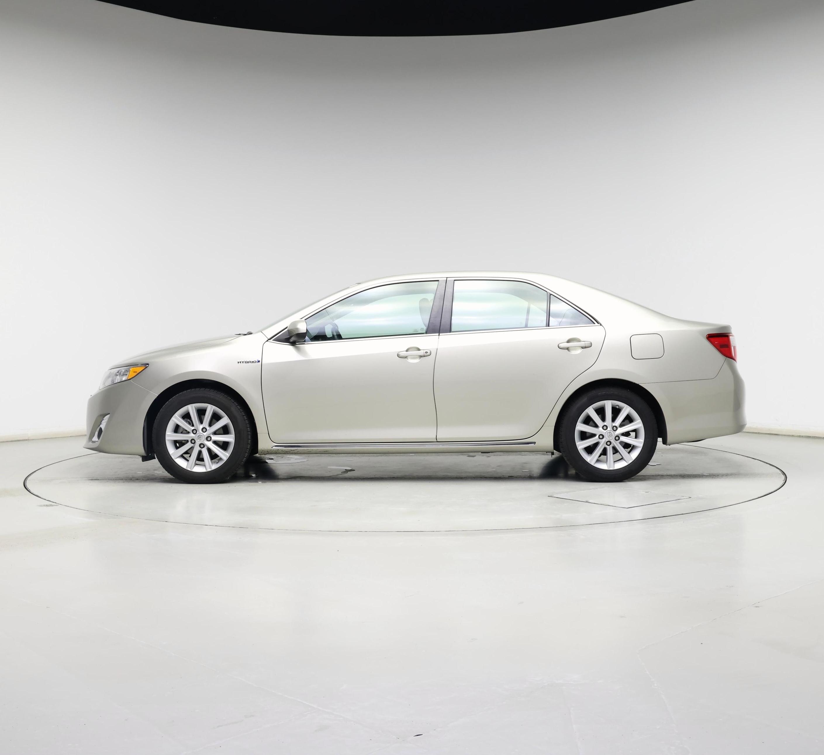 Thumbnail: 2014 Toyota Camry - 3