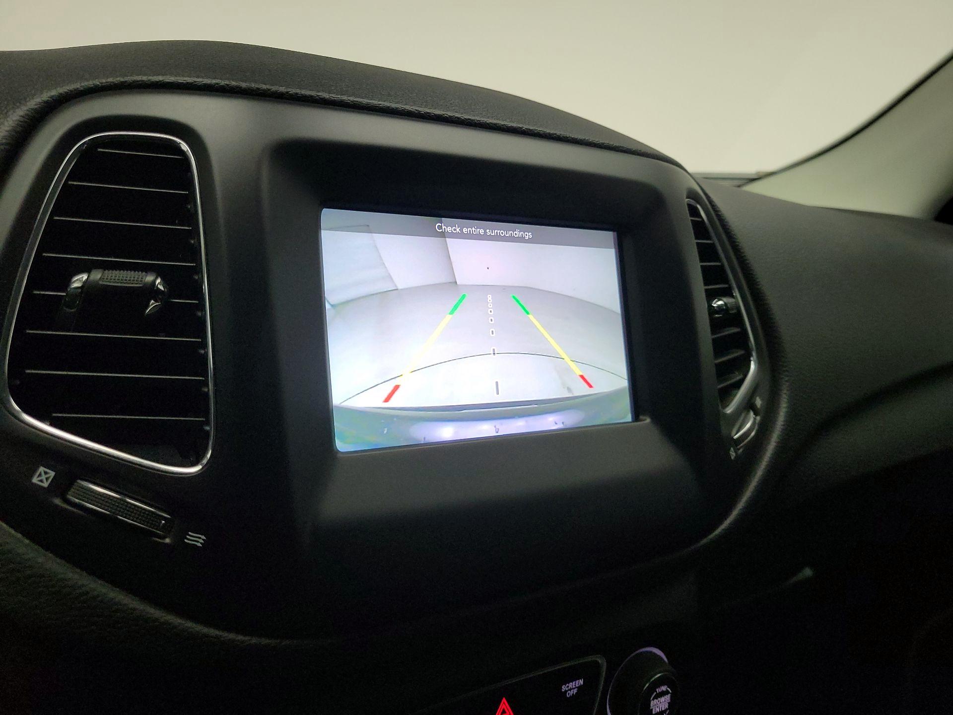 Thumbnail: 2018 Jeep Compass - 14