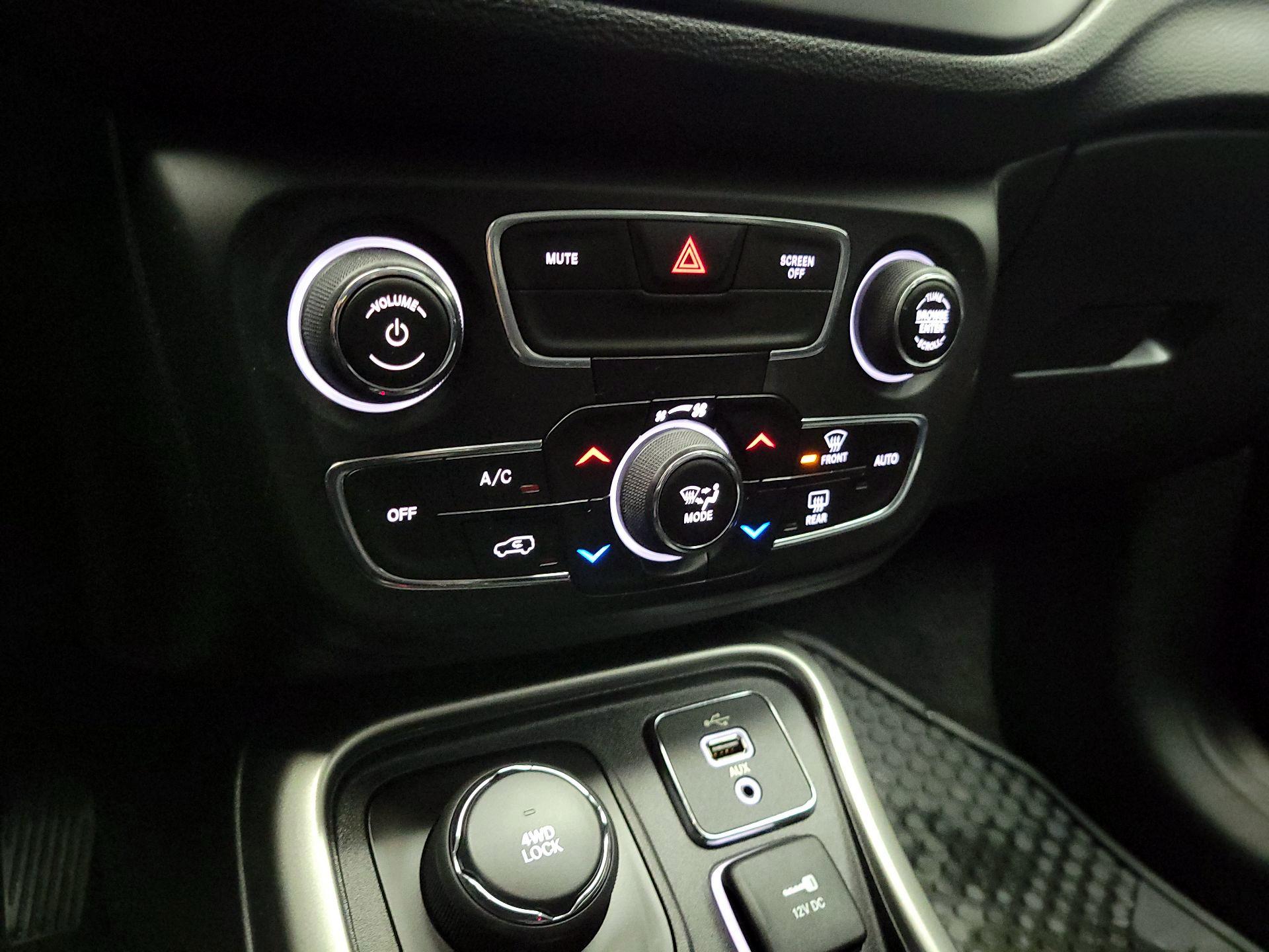 Thumbnail: 2018 Jeep Compass - 16