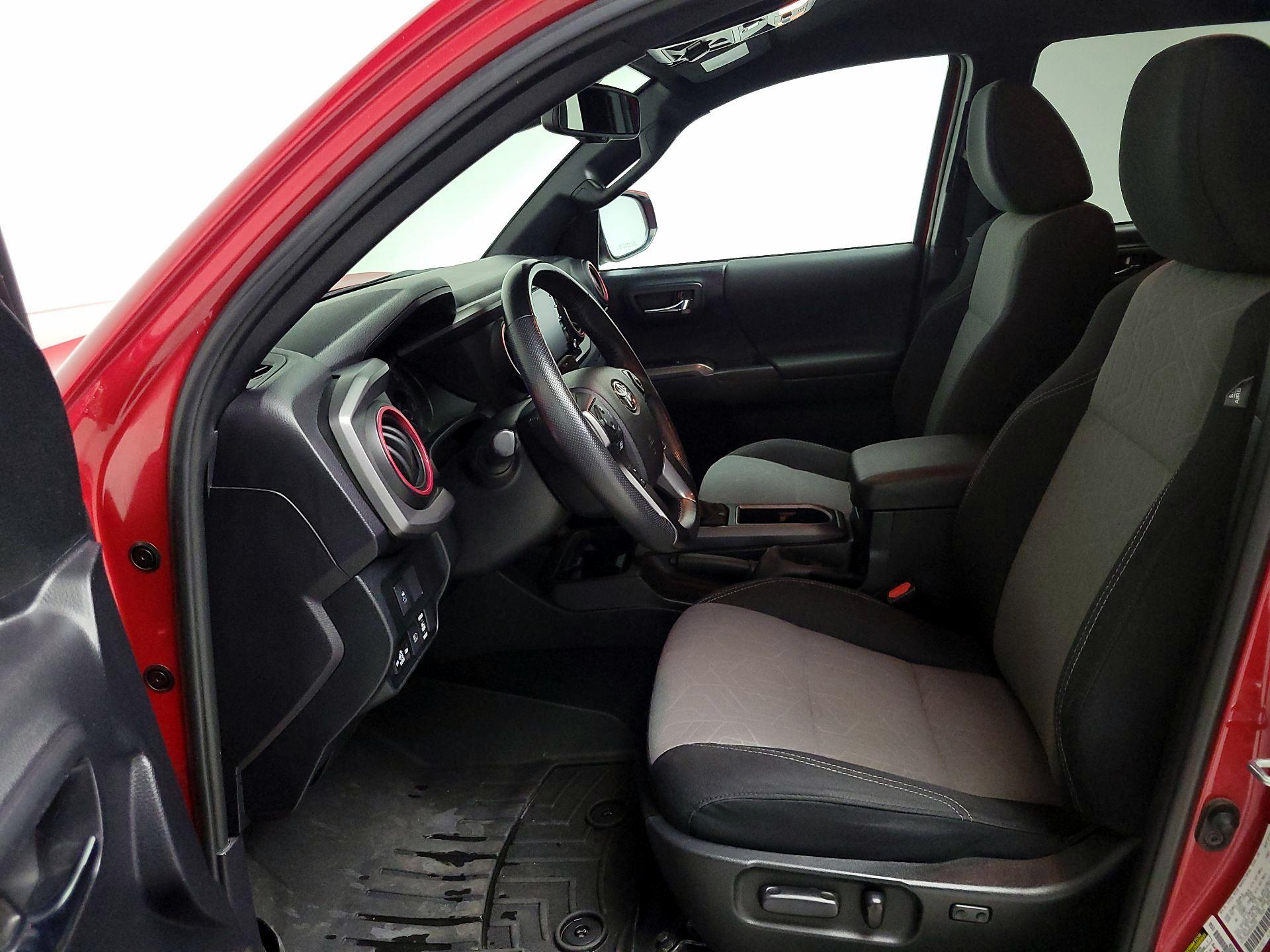 Thumbnail: 2021 Toyota Tacoma - 11