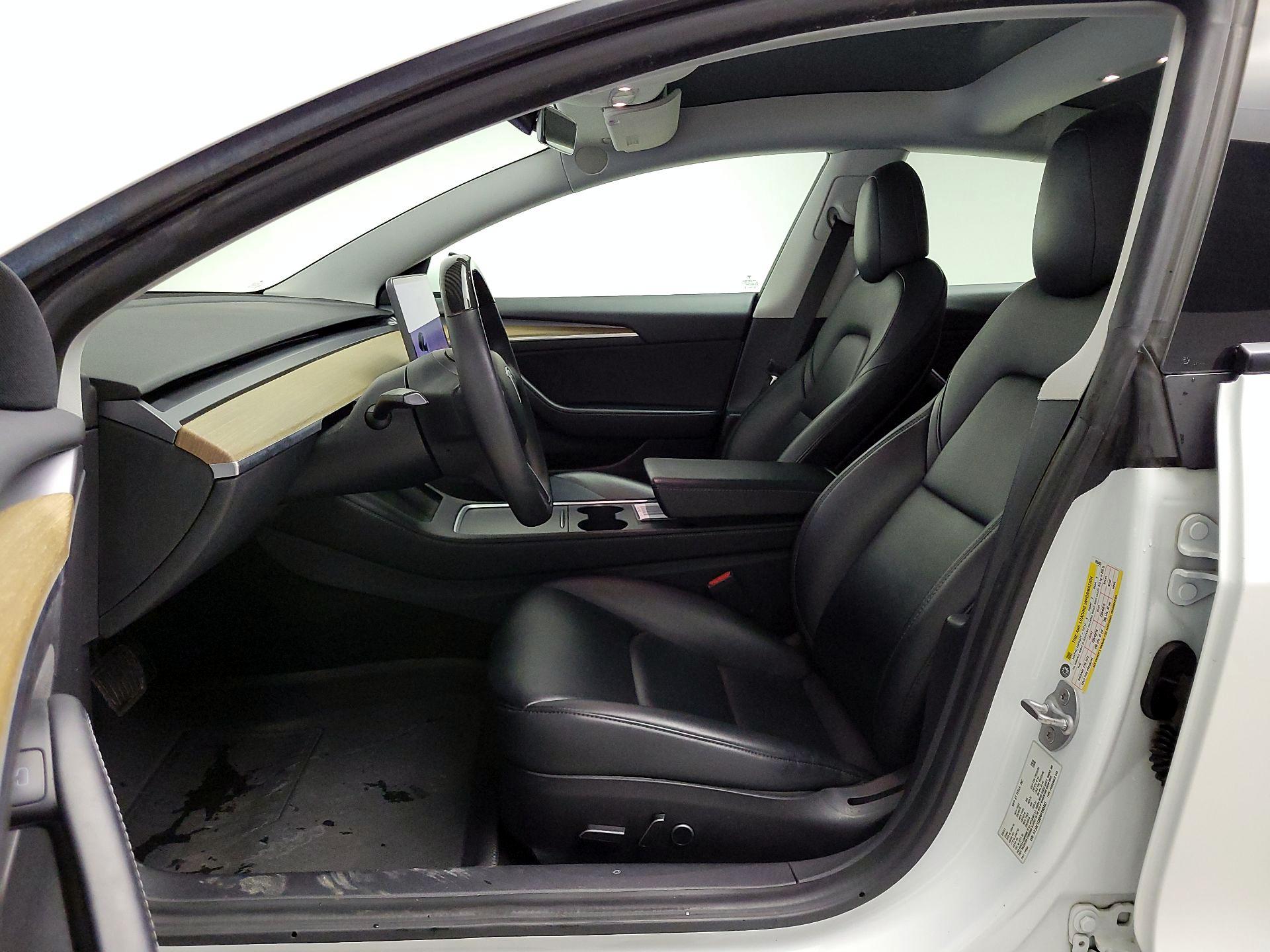 Thumbnail: 2021 Tesla Model 3 - 11