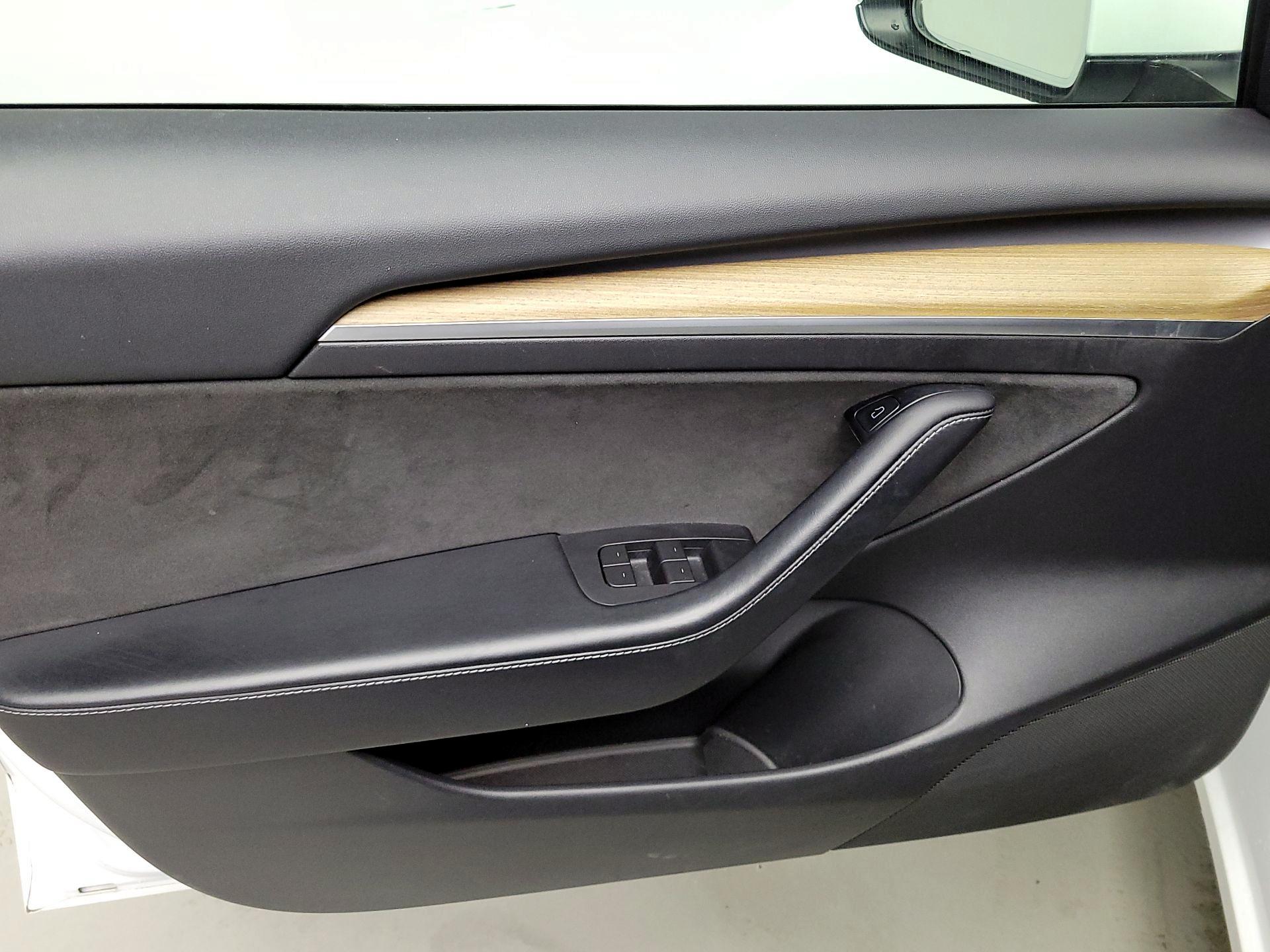 Thumbnail: 2021 Tesla Model 3 - 12