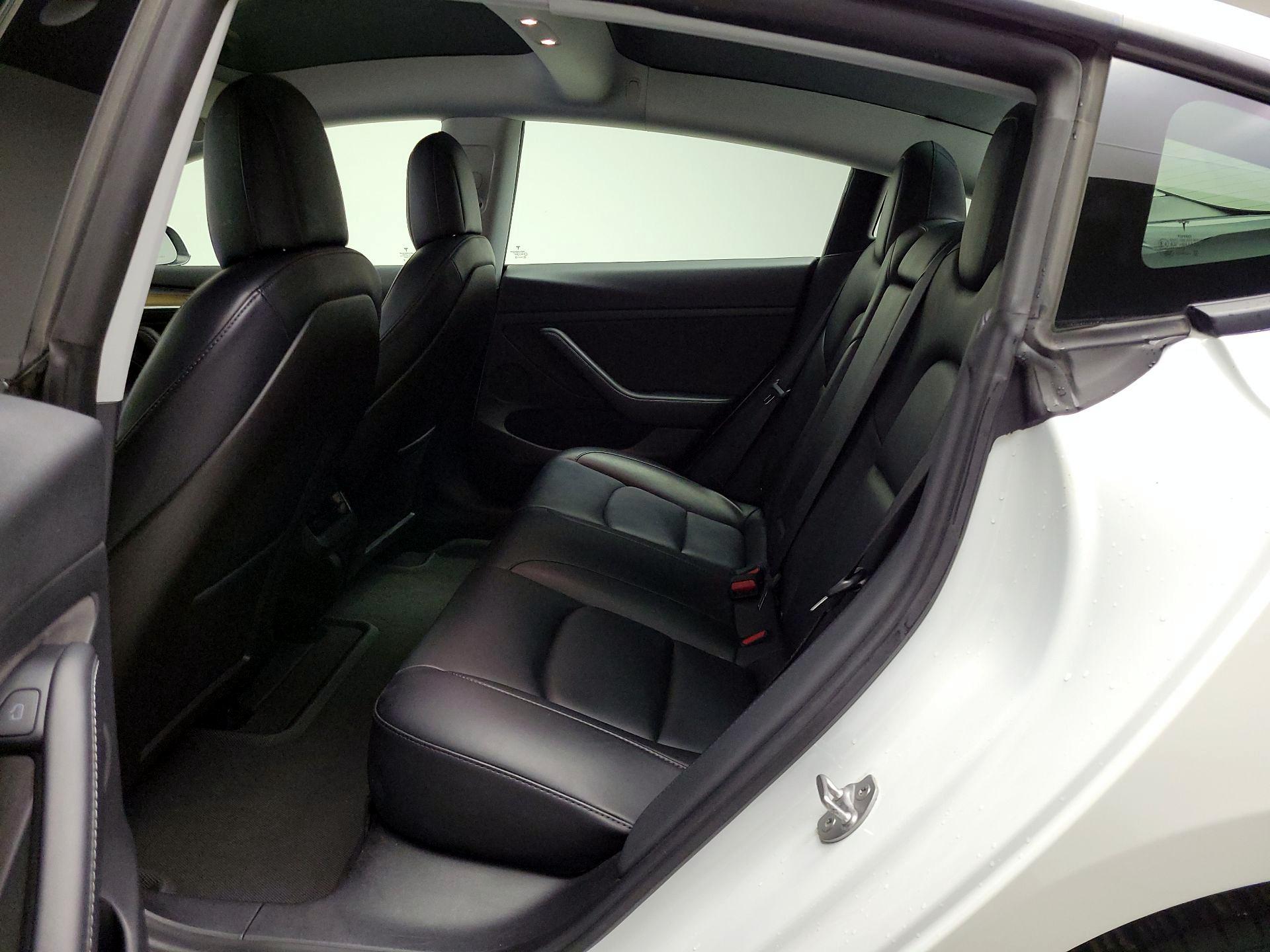 Thumbnail: 2021 Tesla Model 3 - 19