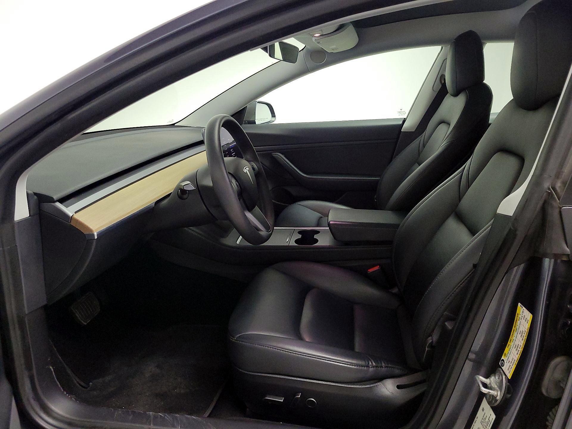 Thumbnail: 2021 Tesla Model 3 - 11