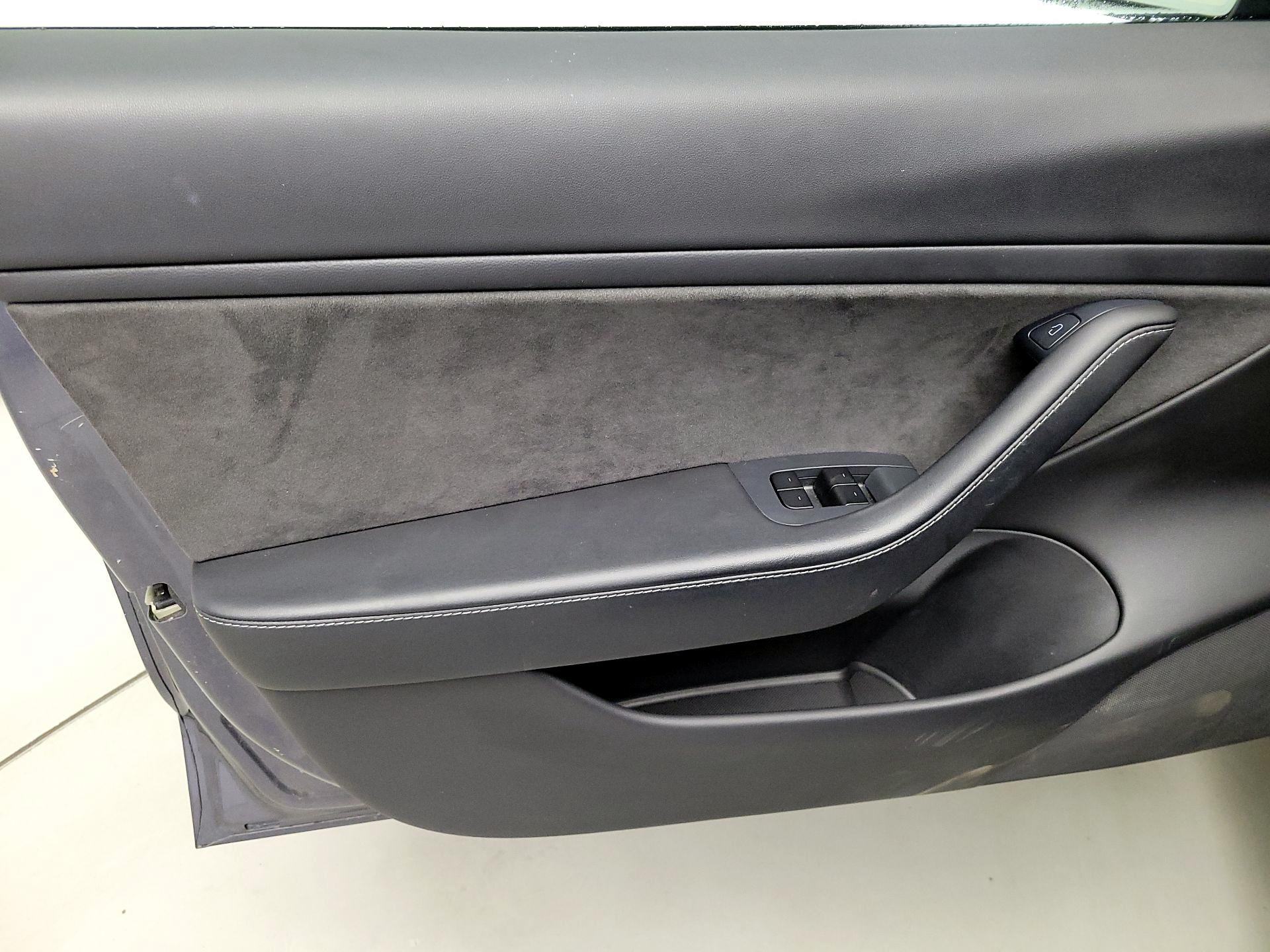 Thumbnail: 2021 Tesla Model 3 - 12