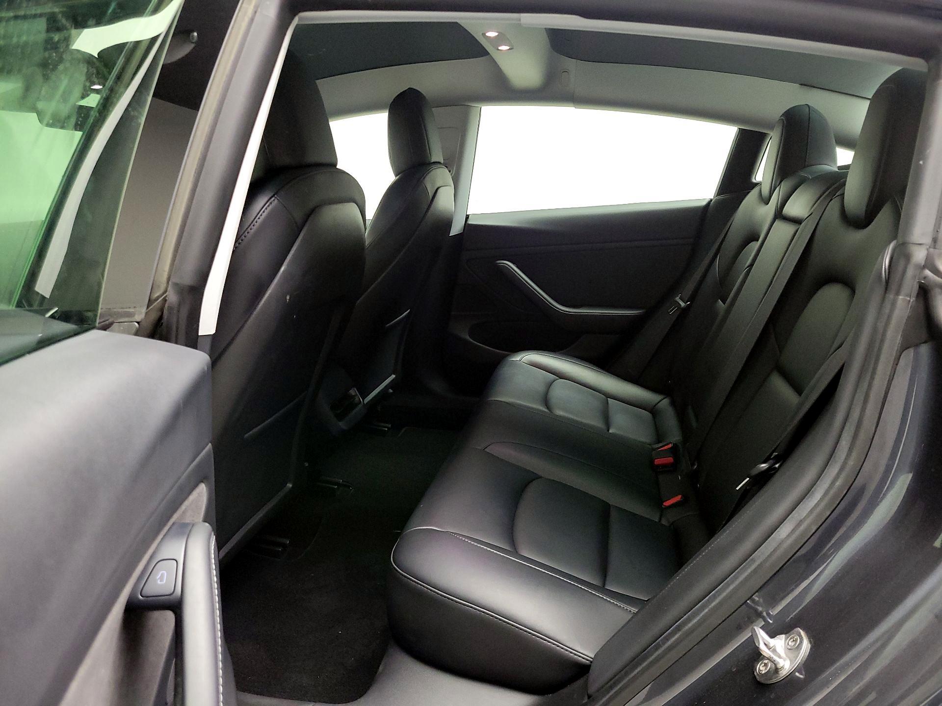 Thumbnail: 2021 Tesla Model 3 - 19