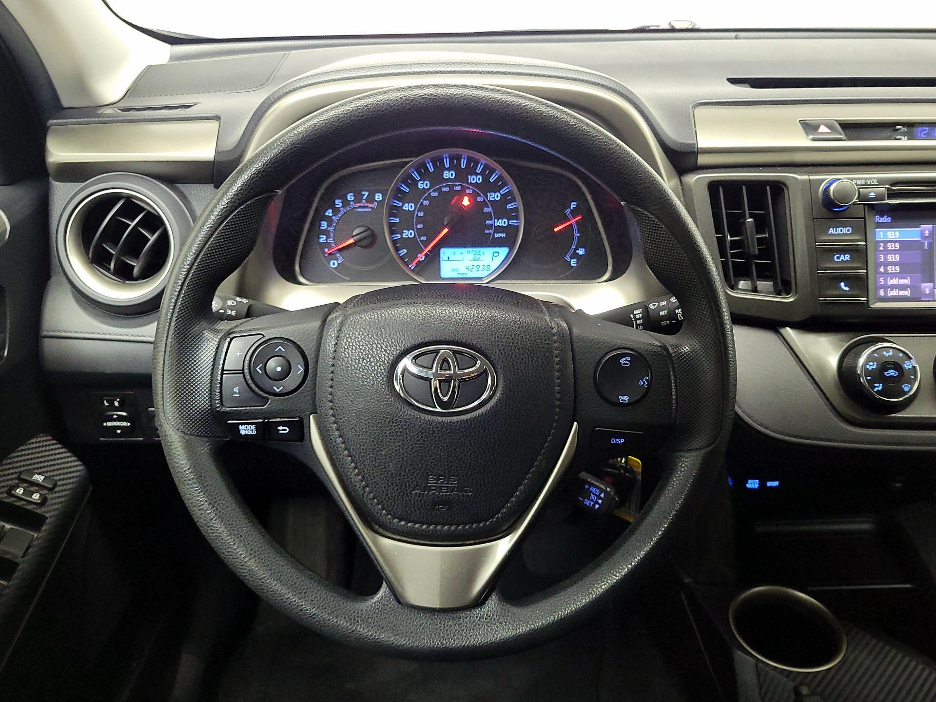 Thumbnail: 2015 Toyota RAV4 - 10