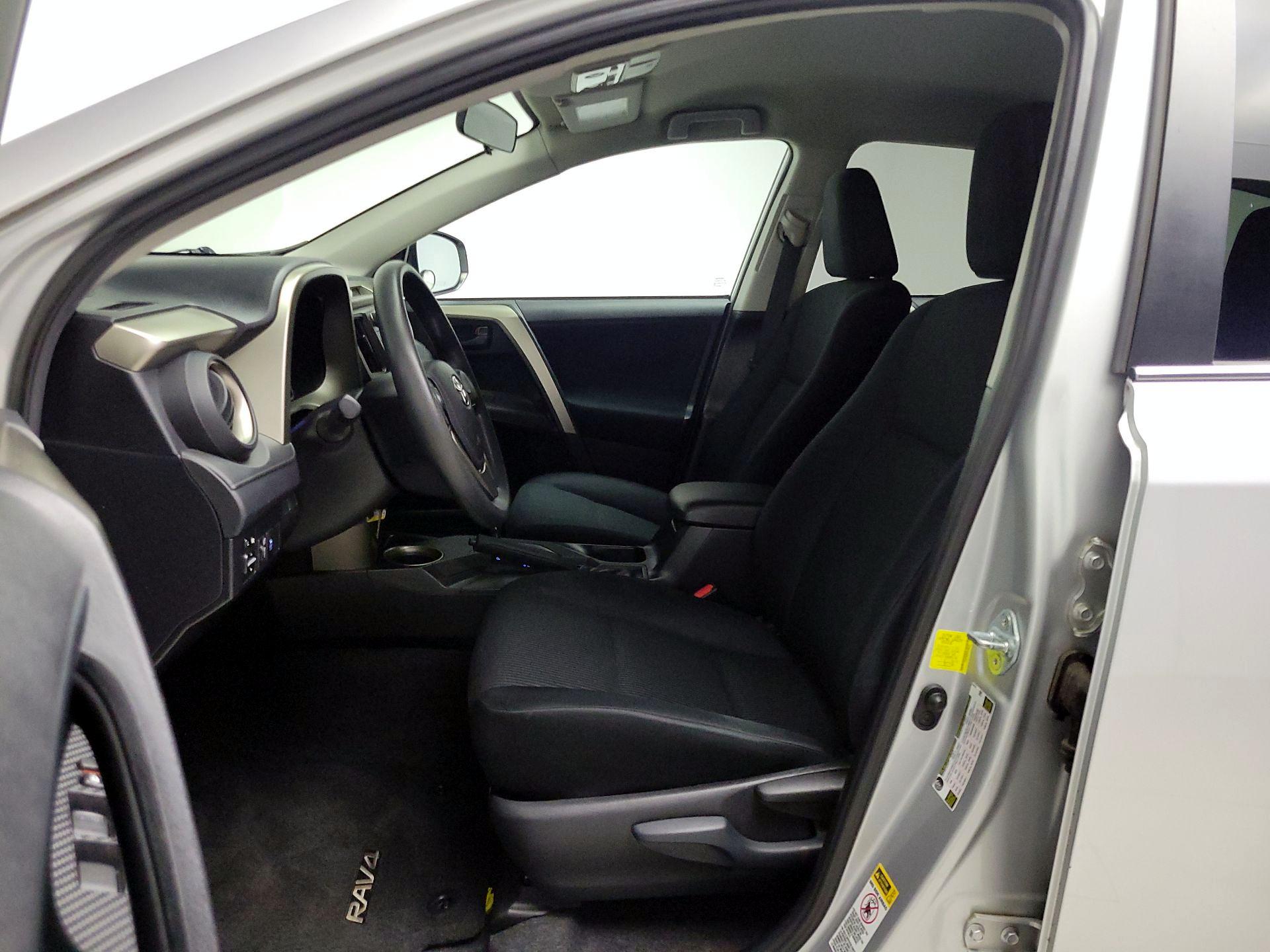 Thumbnail: 2015 Toyota RAV4 - 11