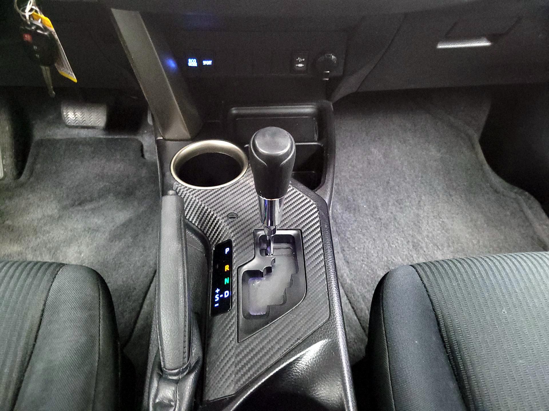 Thumbnail: 2015 Toyota RAV4 - 17