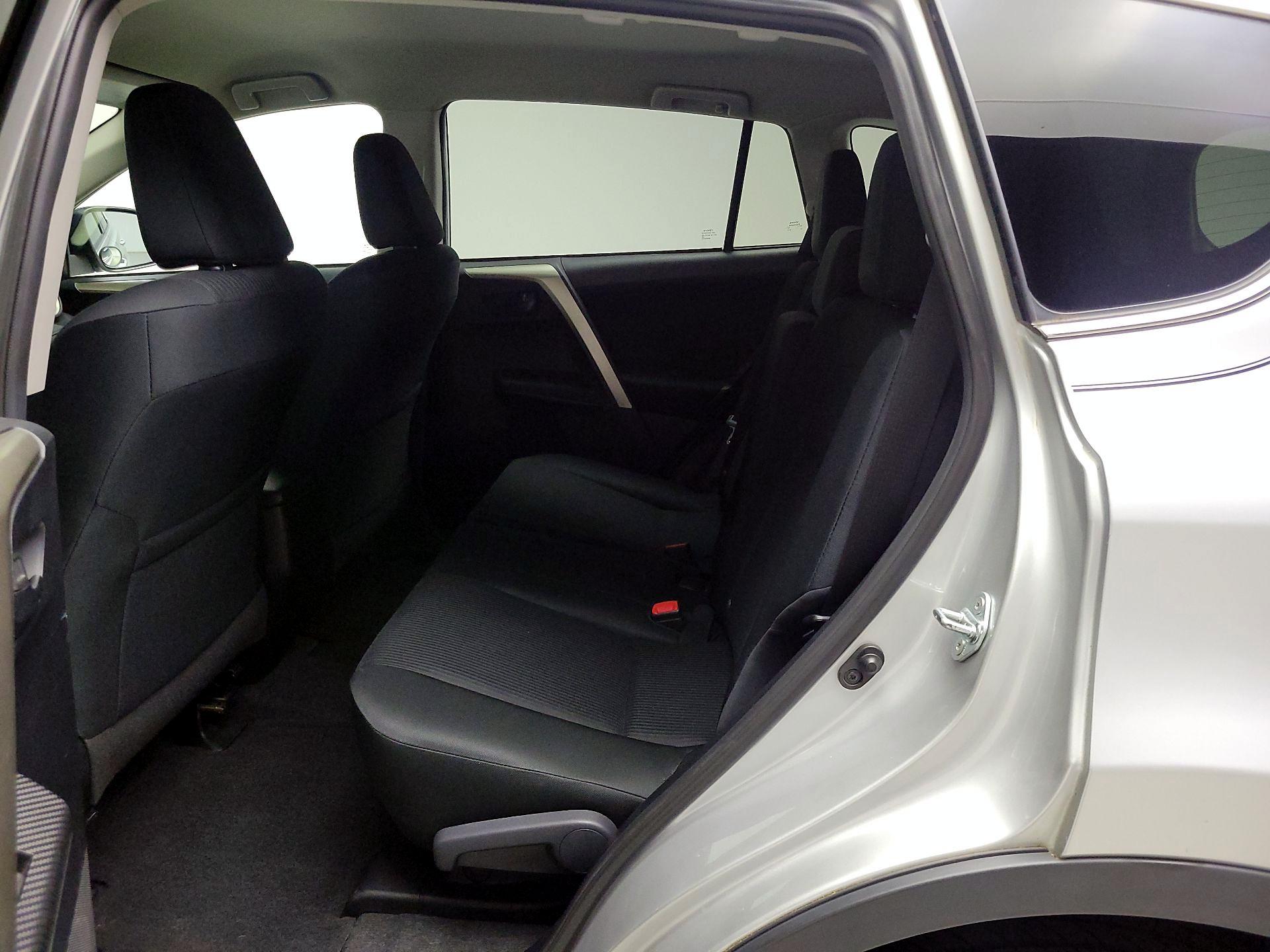 Thumbnail: 2015 Toyota RAV4 - 19