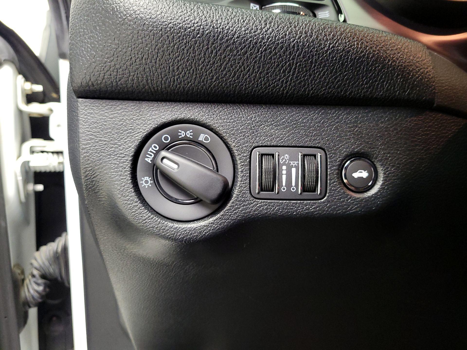 Thumbnail: 2018 Dodge Challenger - 13