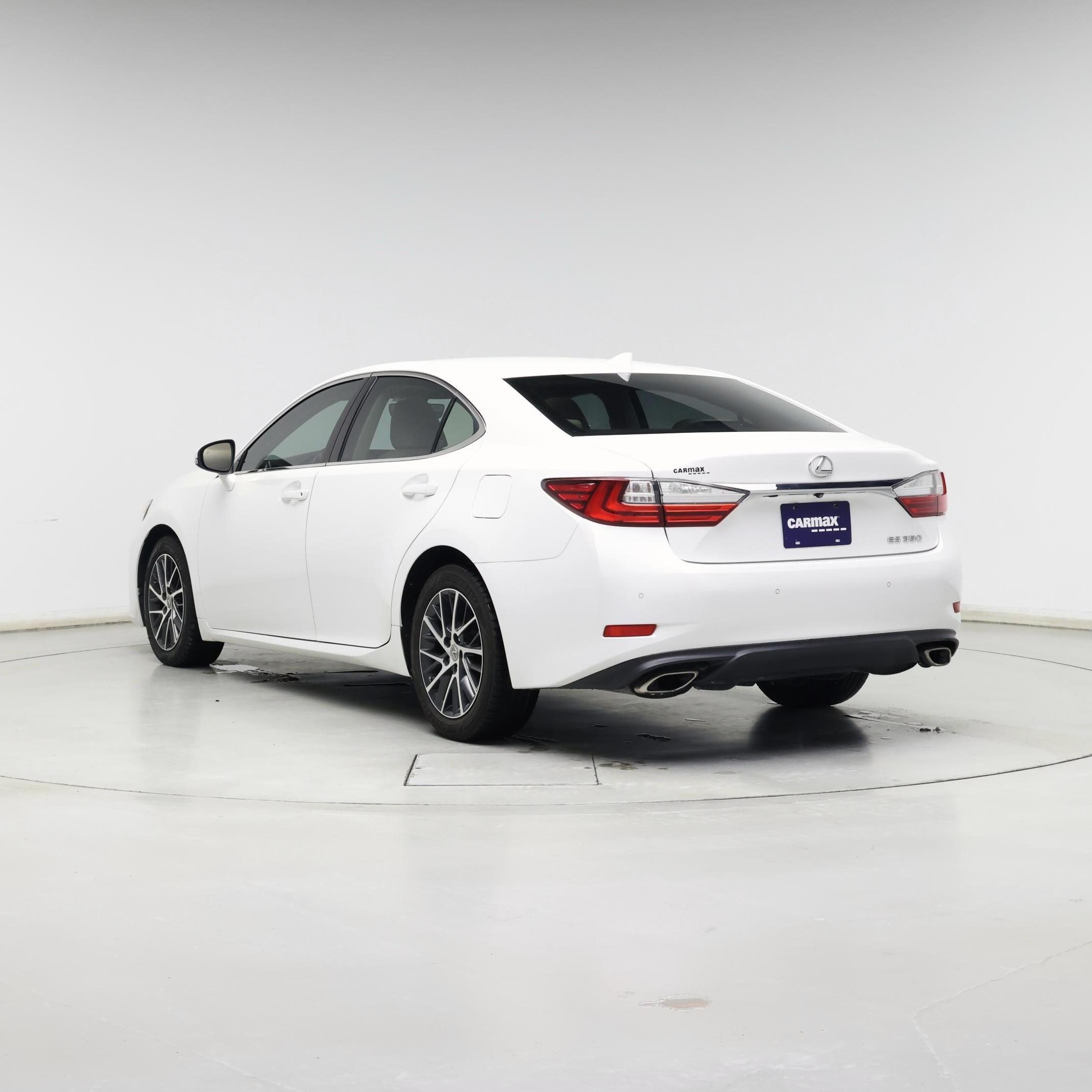 Thumbnail: 2016 Lexus ES - 2