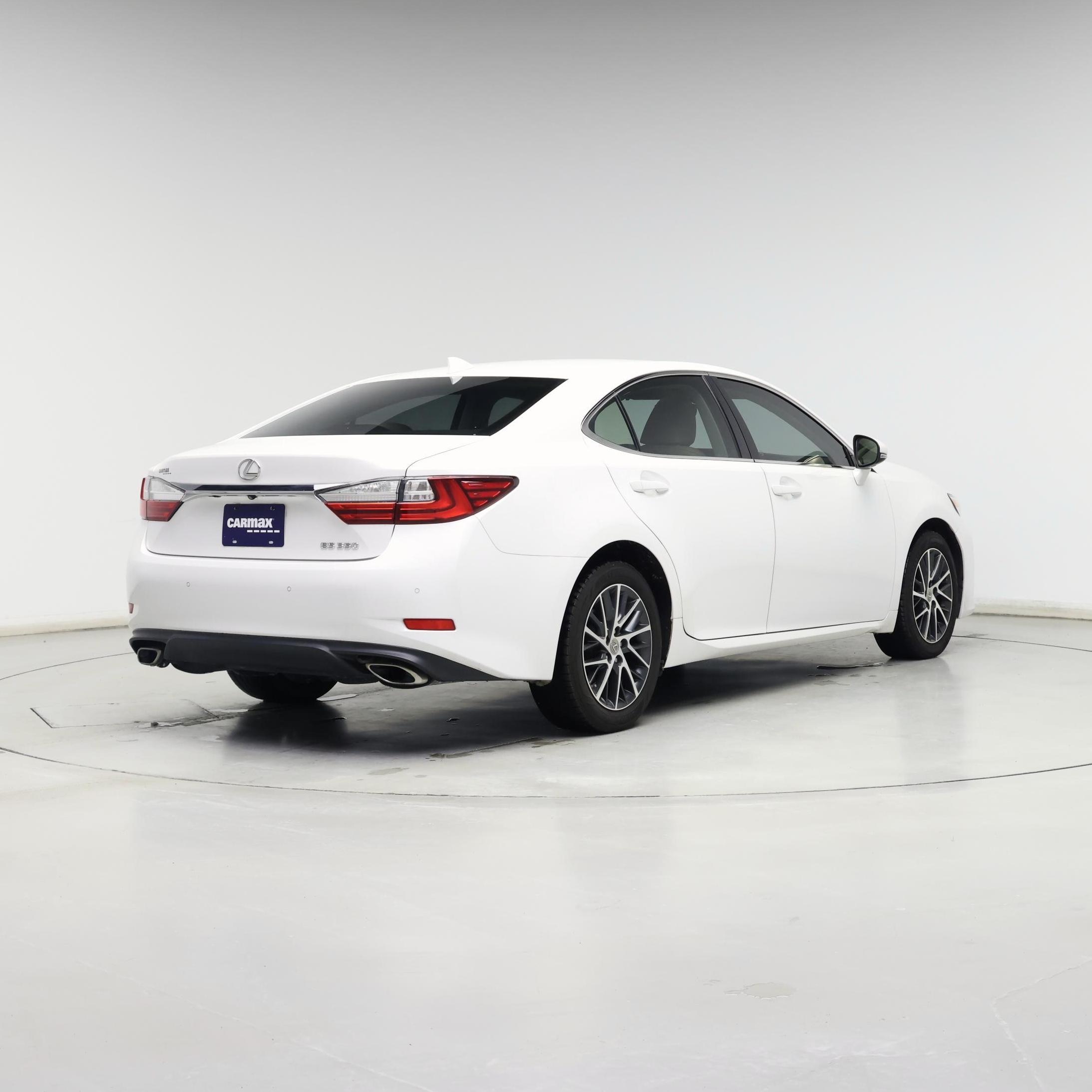 Thumbnail: 2016 Lexus ES - 8