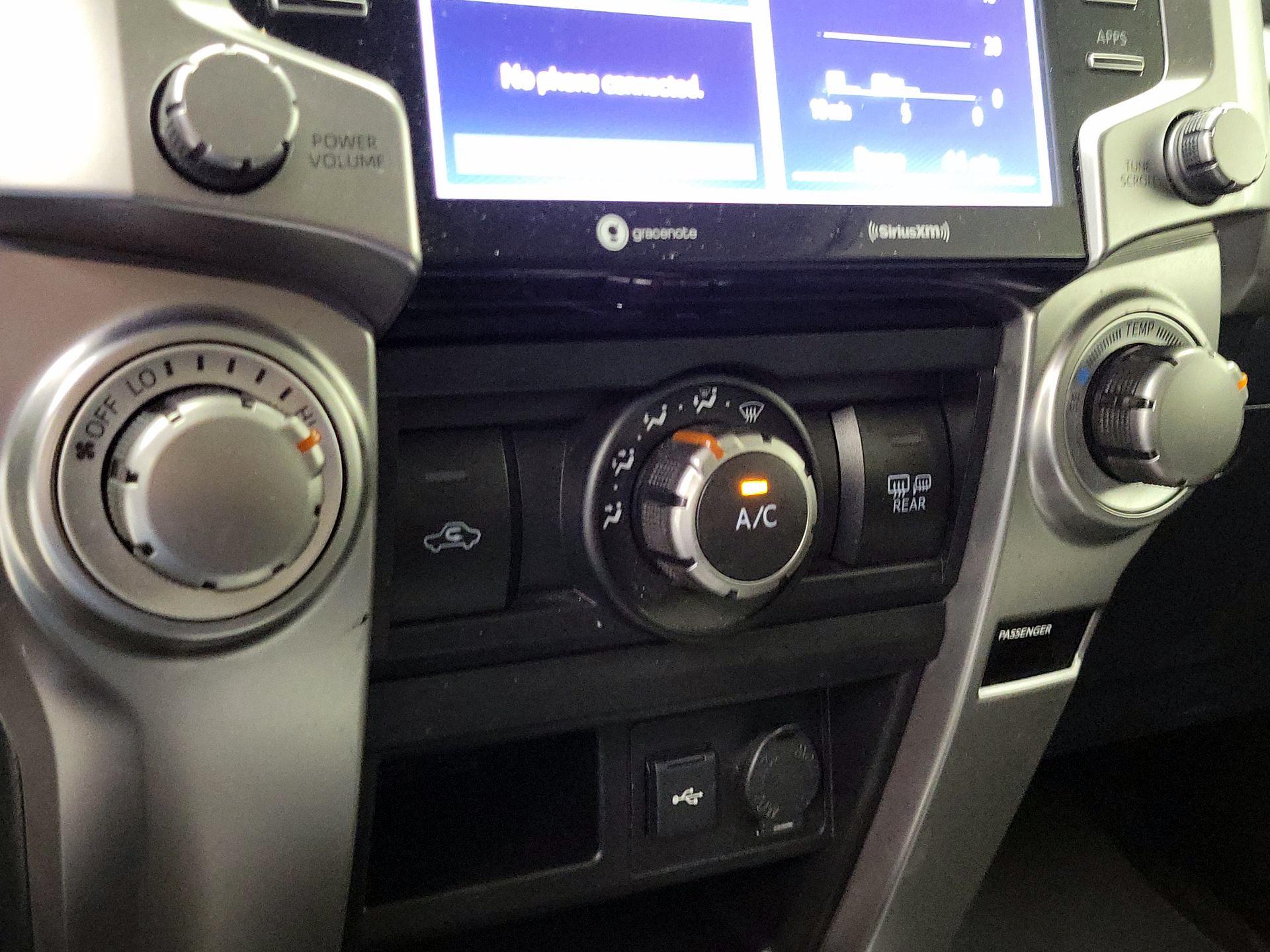 Thumbnail: 2022 Toyota 4Runner - 16