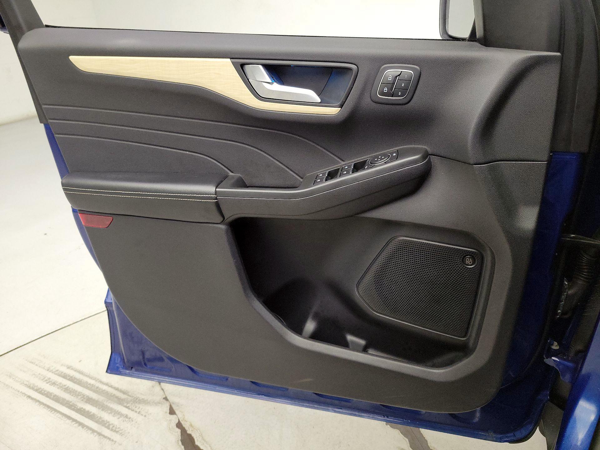 Thumbnail: 2022 Ford Escape - 12