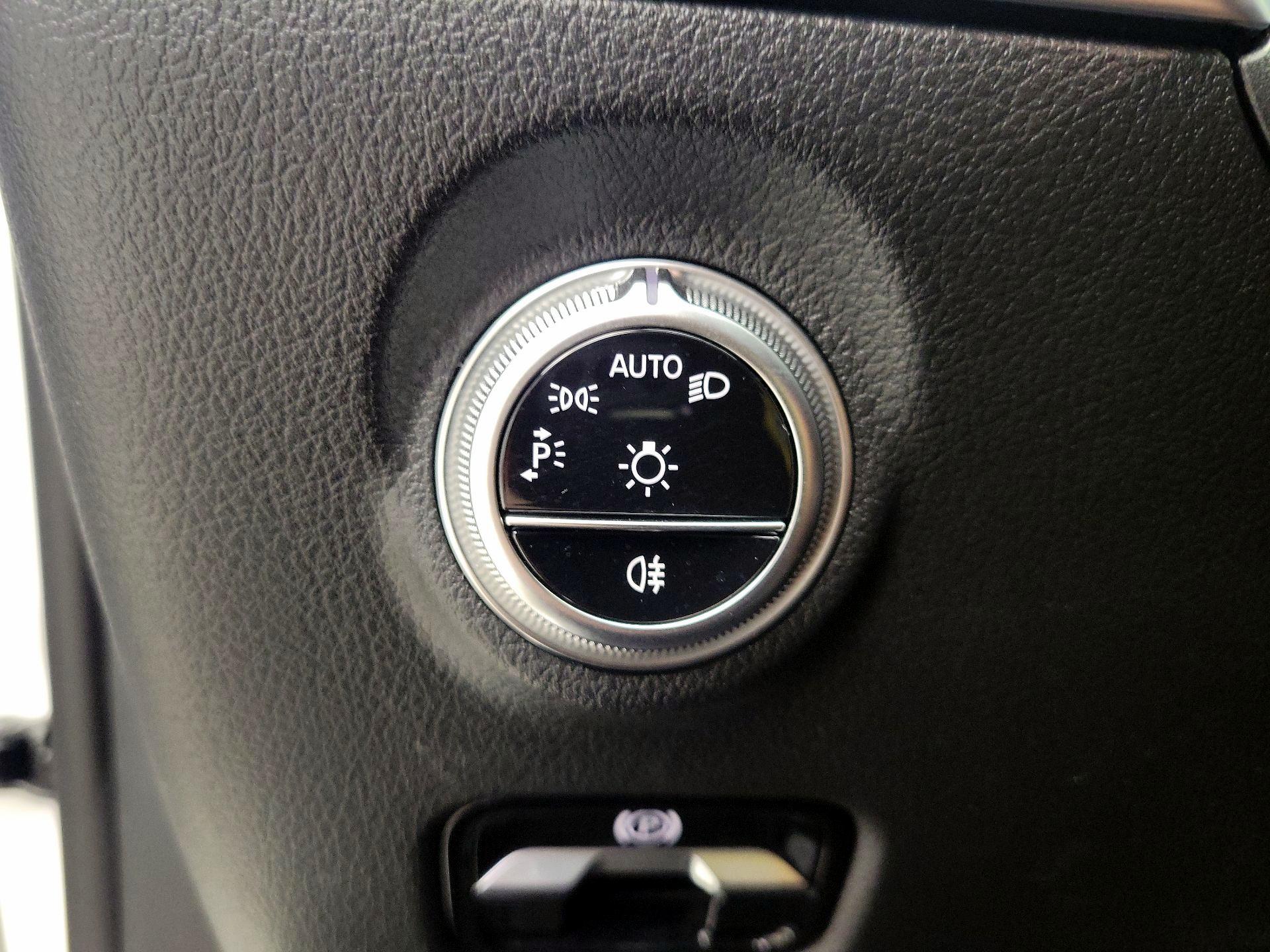 Thumbnail: 2022 Mercedes-Benz C-Class - 13