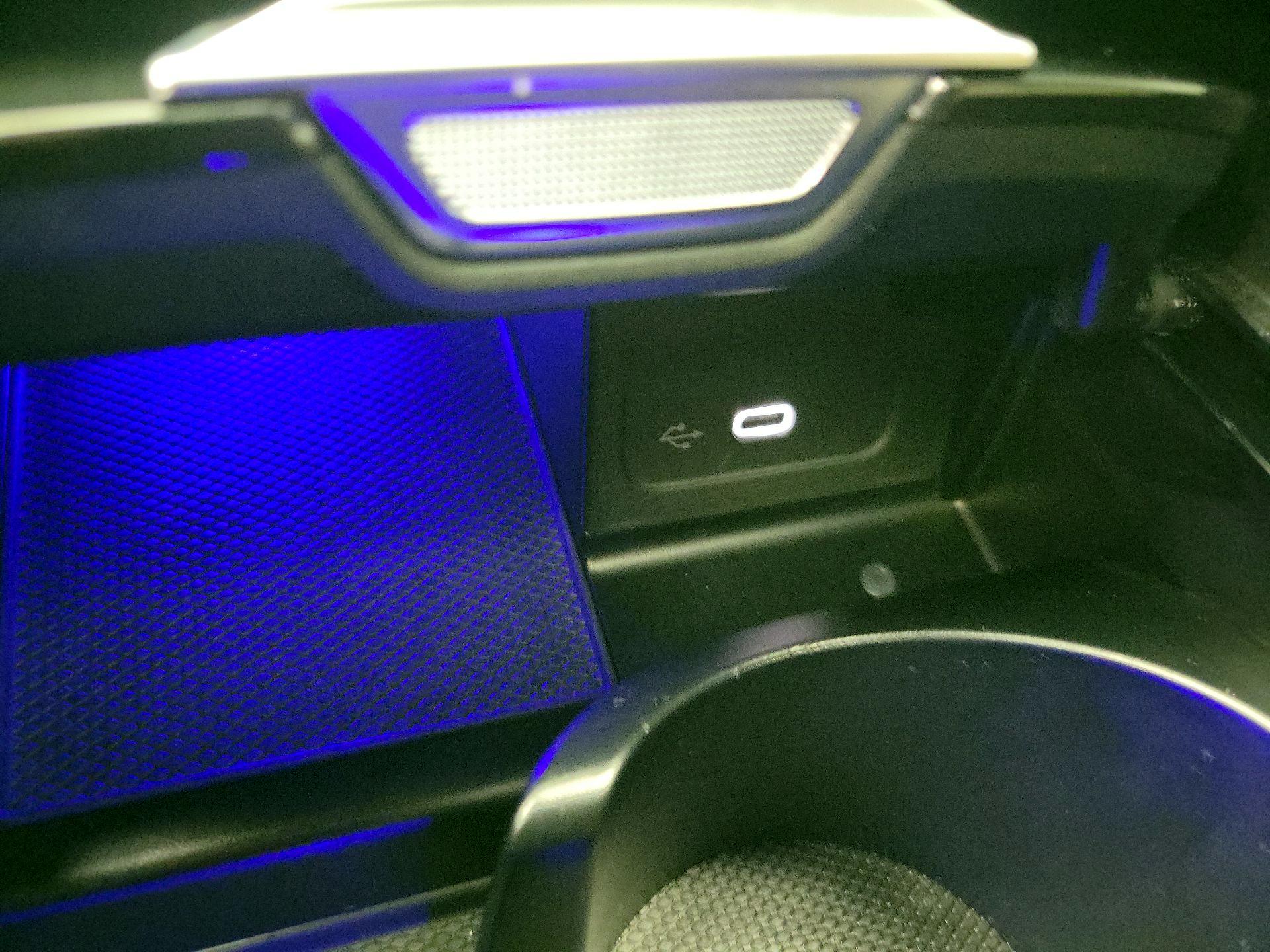 Thumbnail: 2023 Mercedes-Benz C-Class - 18