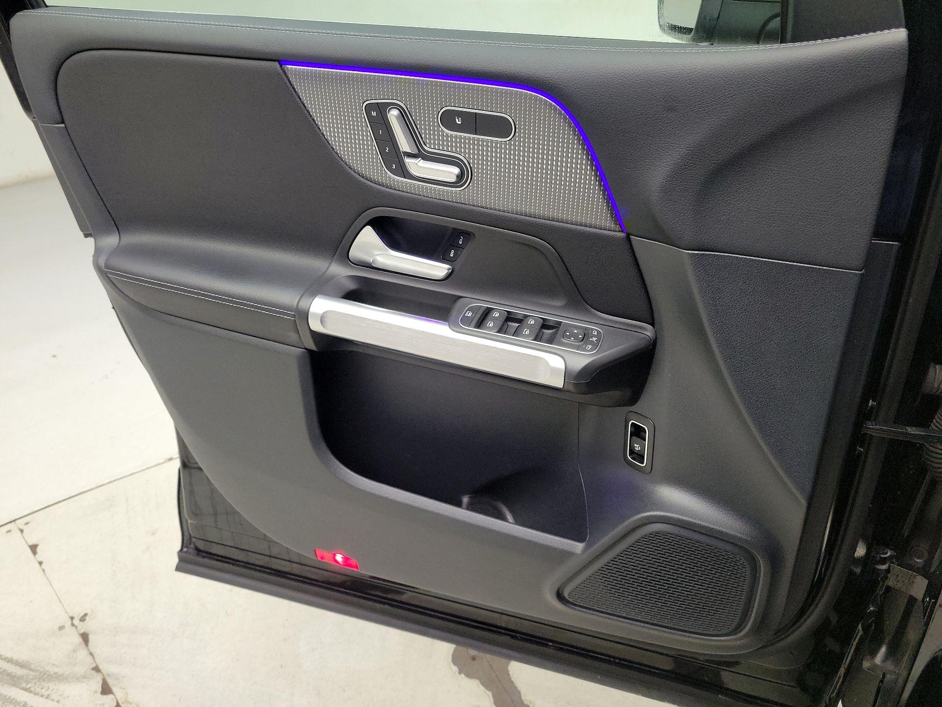 Thumbnail: 2022 Mercedes-Benz GLB - 12