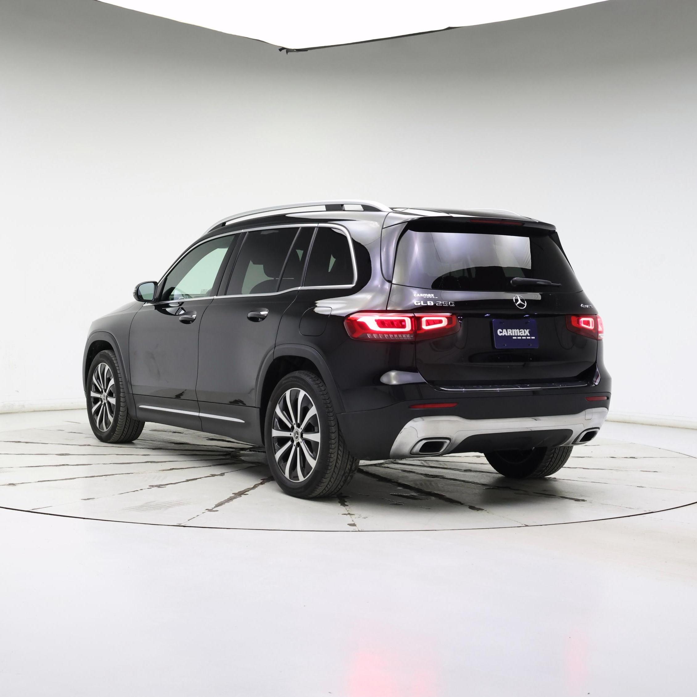 Thumbnail: 2022 Mercedes-Benz GLB - 2