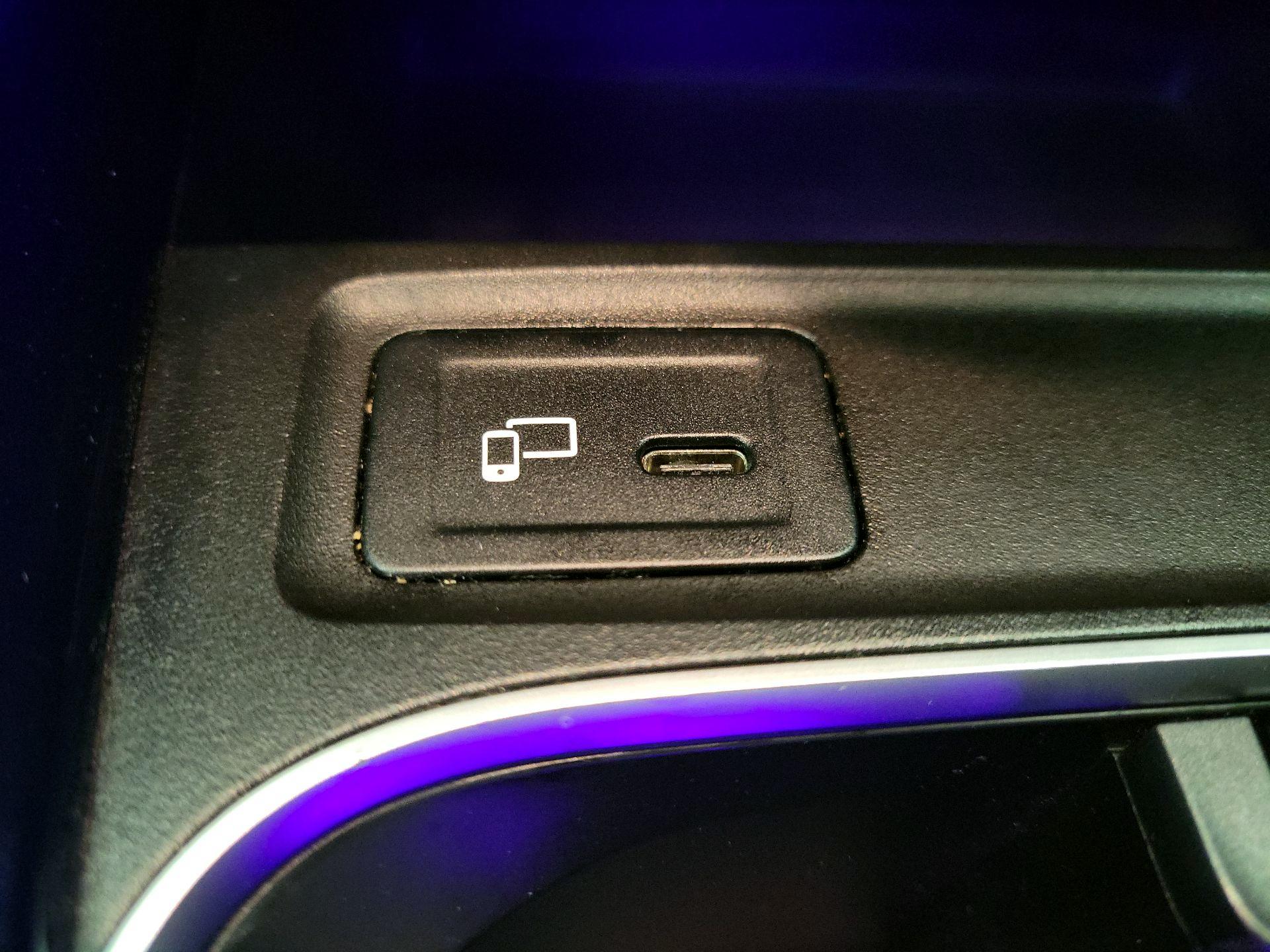 Thumbnail: 2022 Mercedes-Benz GLB - 19