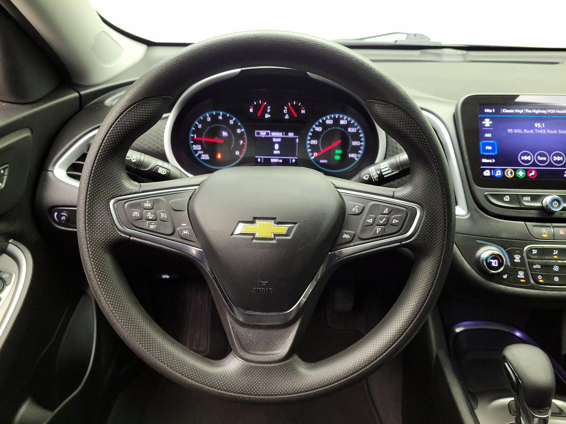 Thumbnail: 2023 Chevrolet Malibu - 10