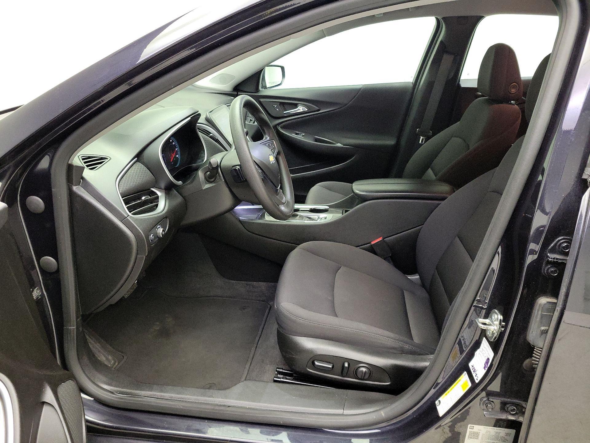 Thumbnail: 2023 Chevrolet Malibu - 11