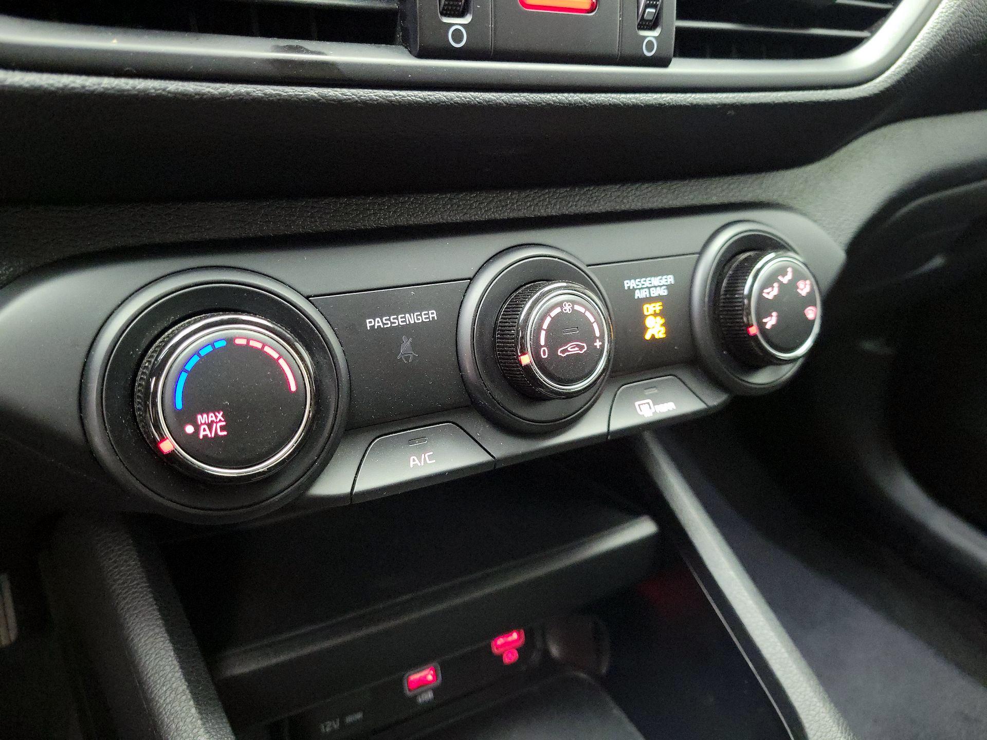 Thumbnail: 2024 Kia Forte - 16