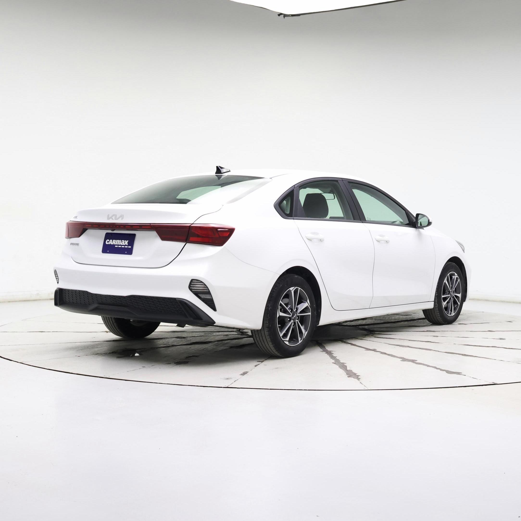 Thumbnail: 2024 Kia Forte - 8