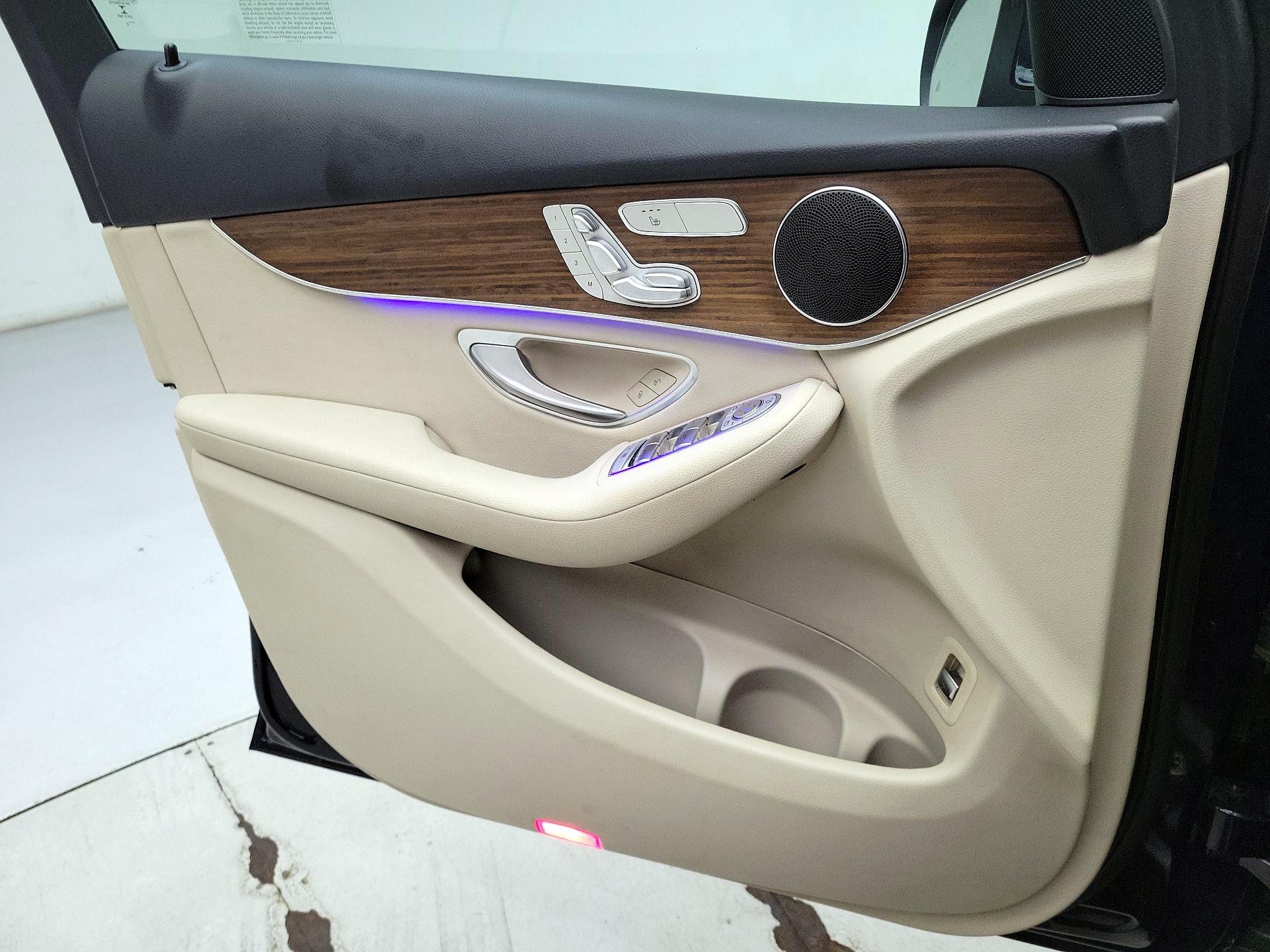 Thumbnail: 2022 Mercedes-Benz GLC - 12