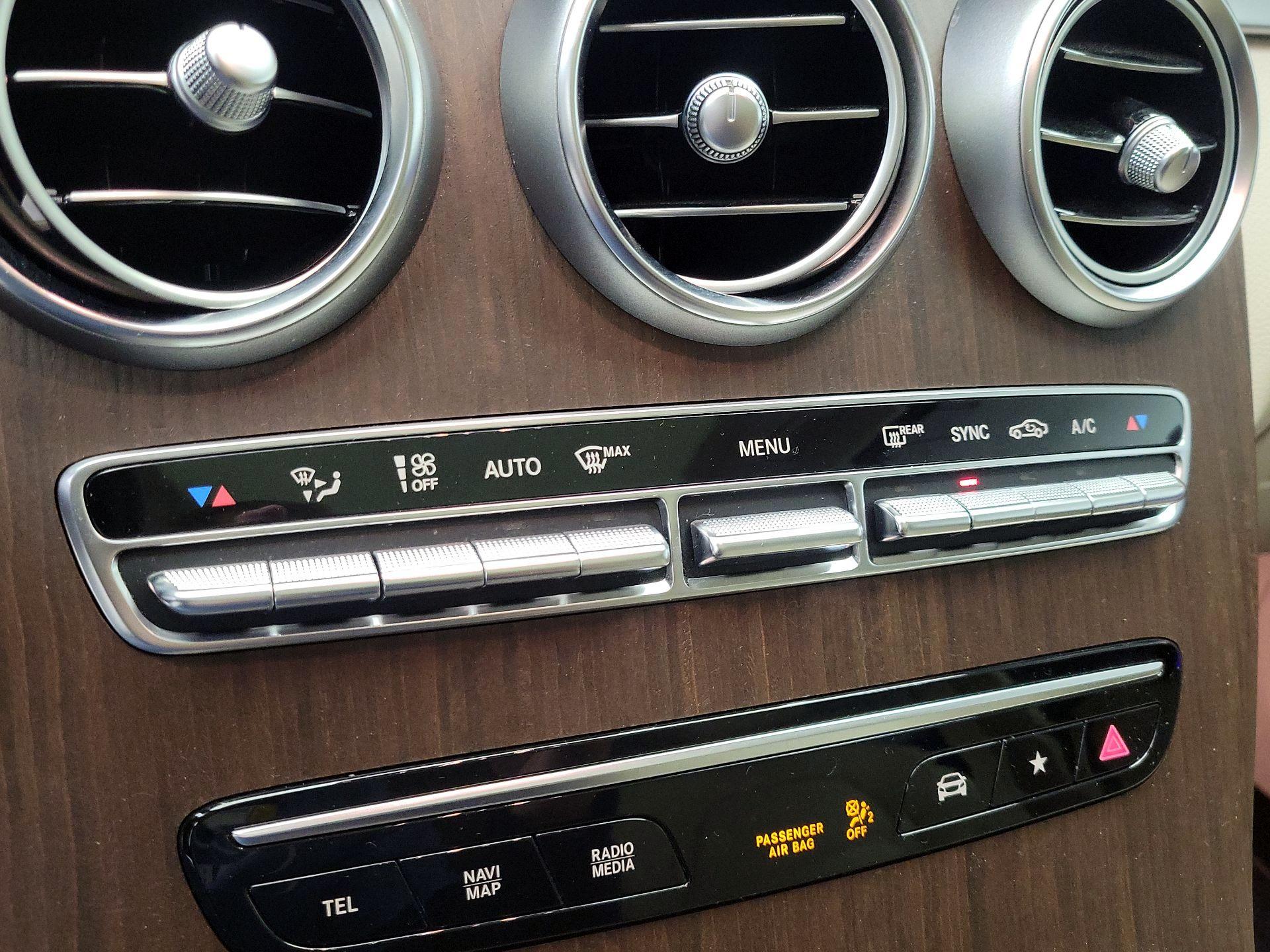 Thumbnail: 2022 Mercedes-Benz GLC - 16