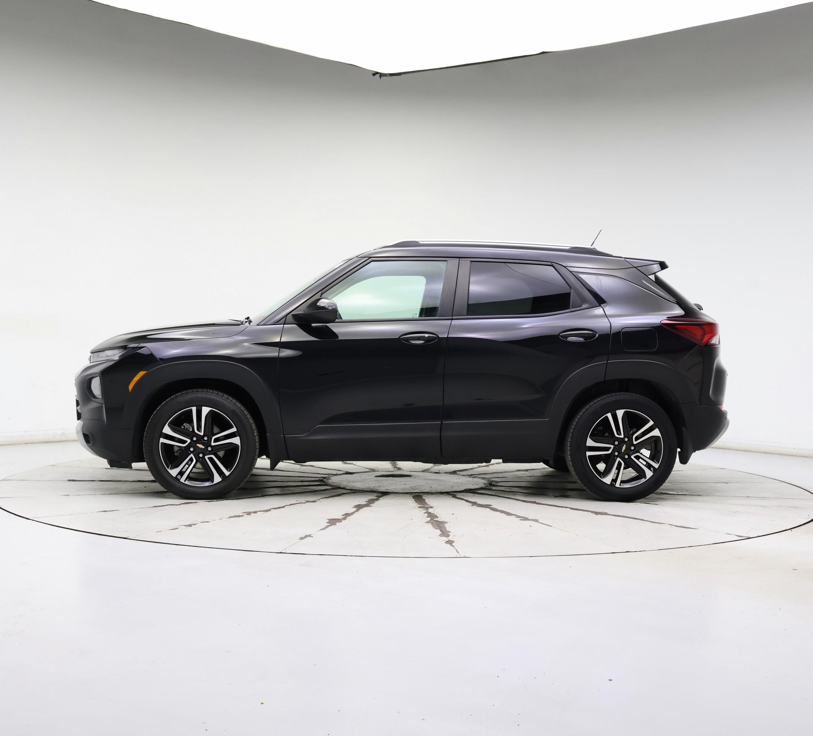 Thumbnail: 2021 Chevrolet TrailBlazer - 3