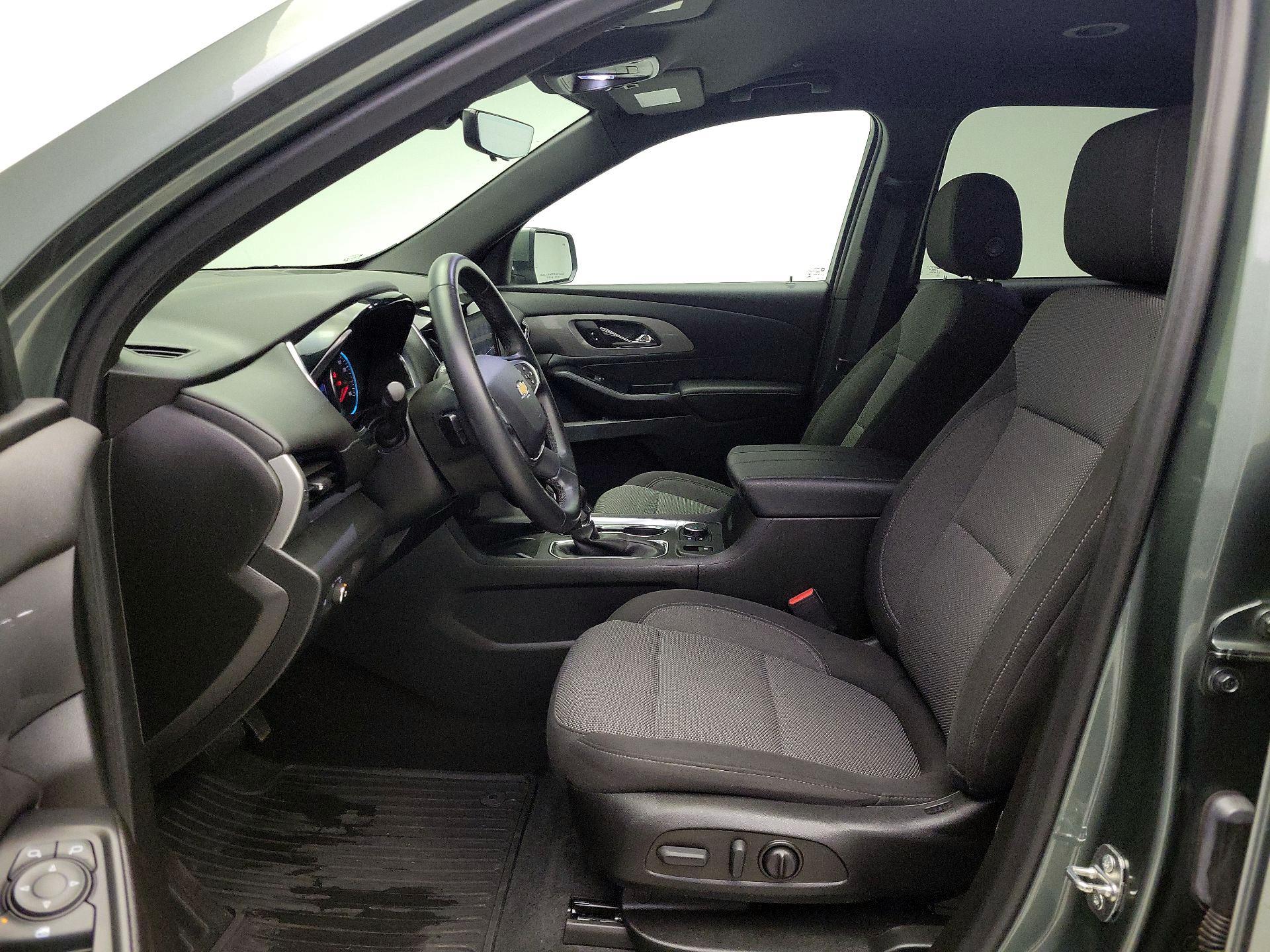 Thumbnail: 2023 Chevrolet Traverse - 11