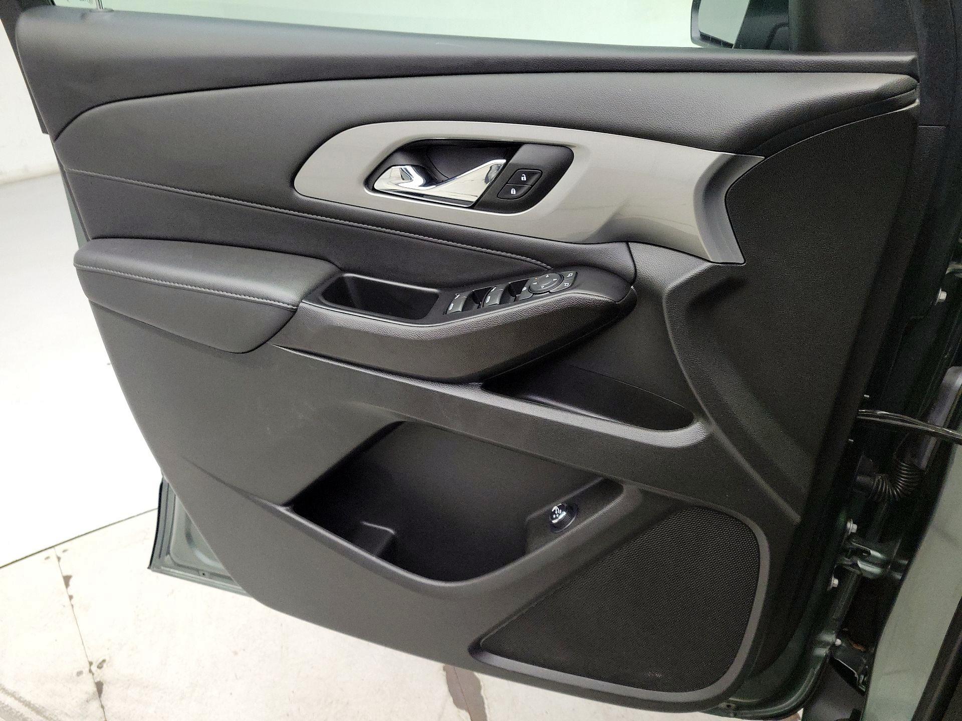 Thumbnail: 2023 Chevrolet Traverse - 12