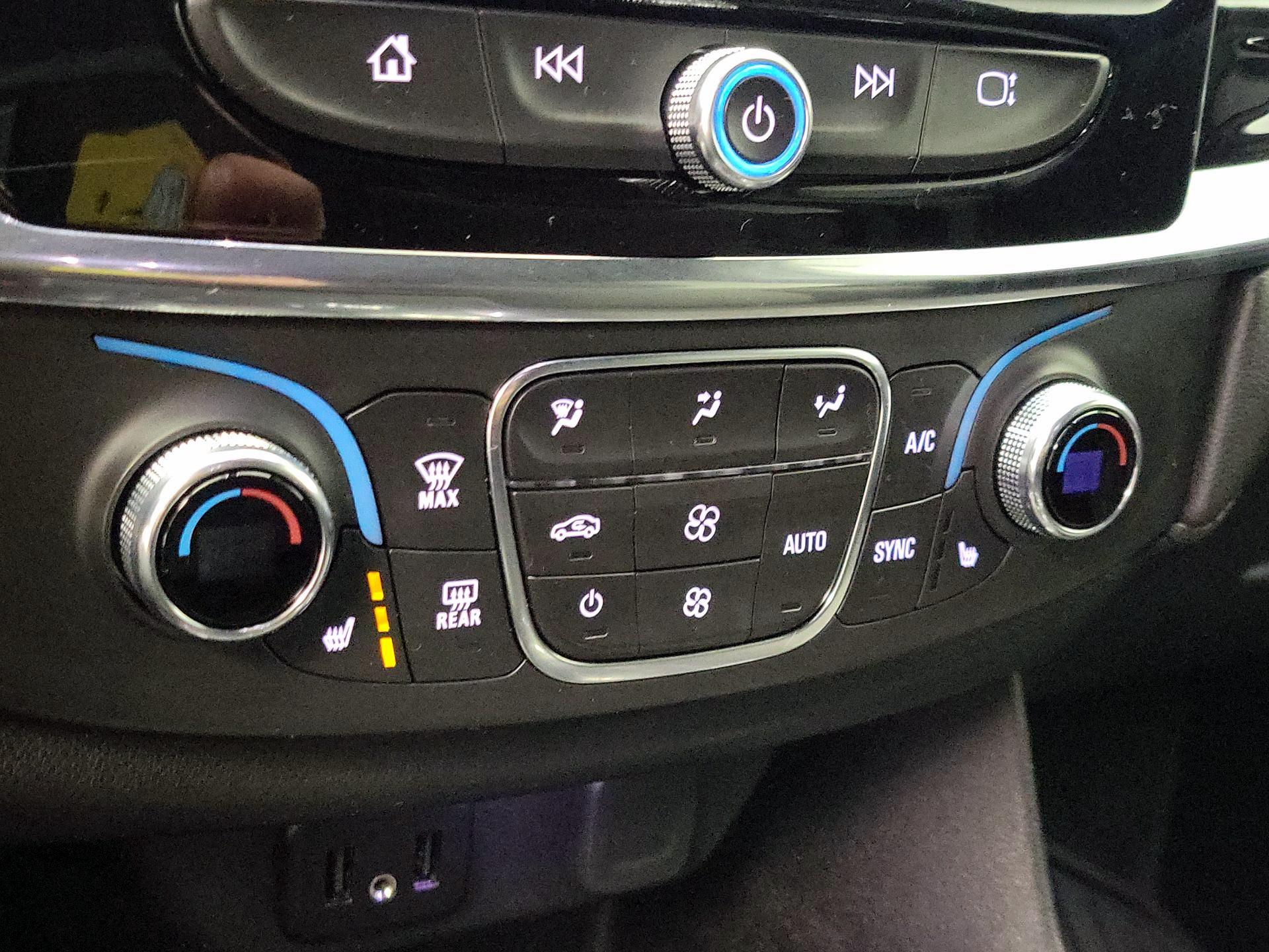 Thumbnail: 2023 Chevrolet Traverse - 16