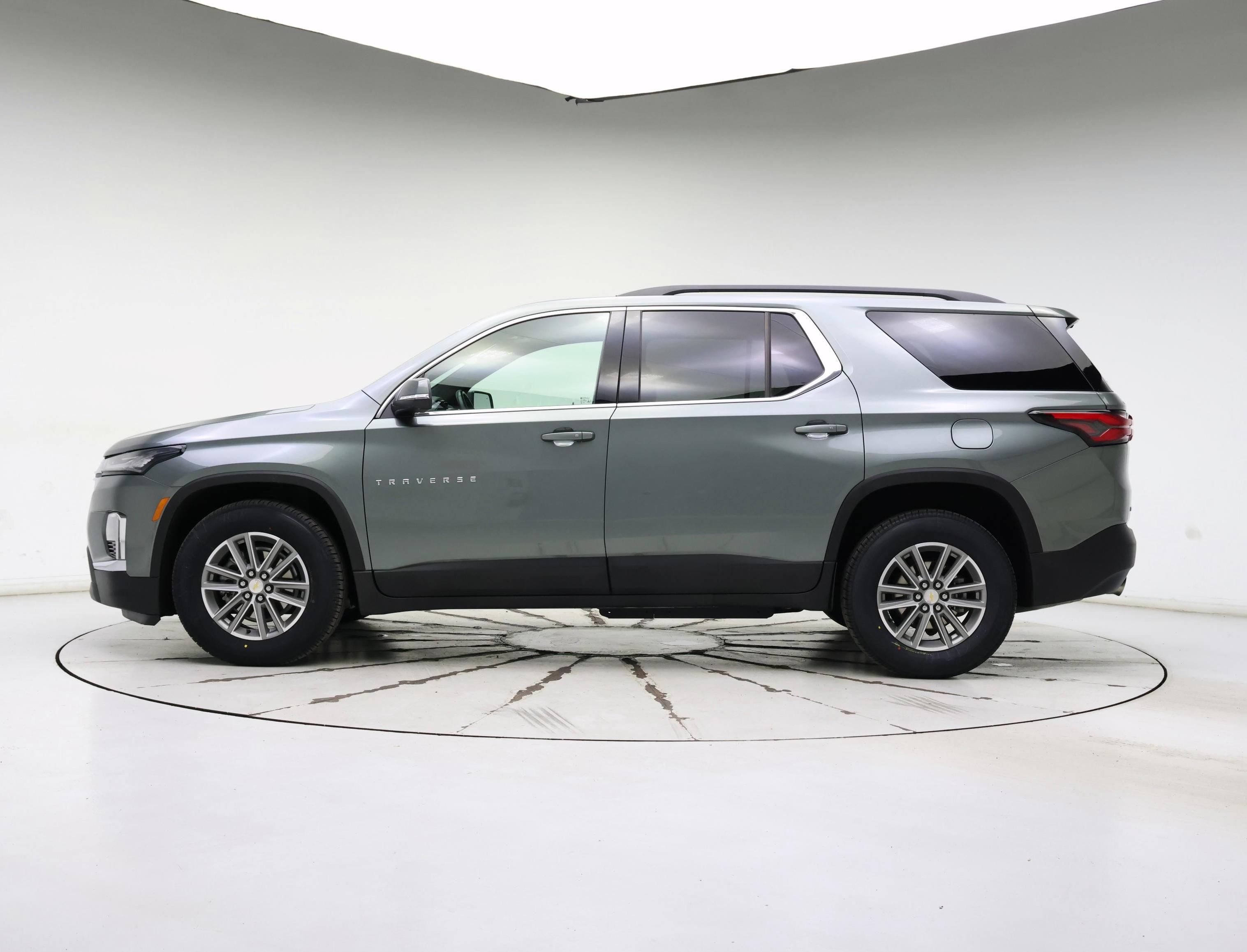 Thumbnail: 2023 Chevrolet Traverse - 3