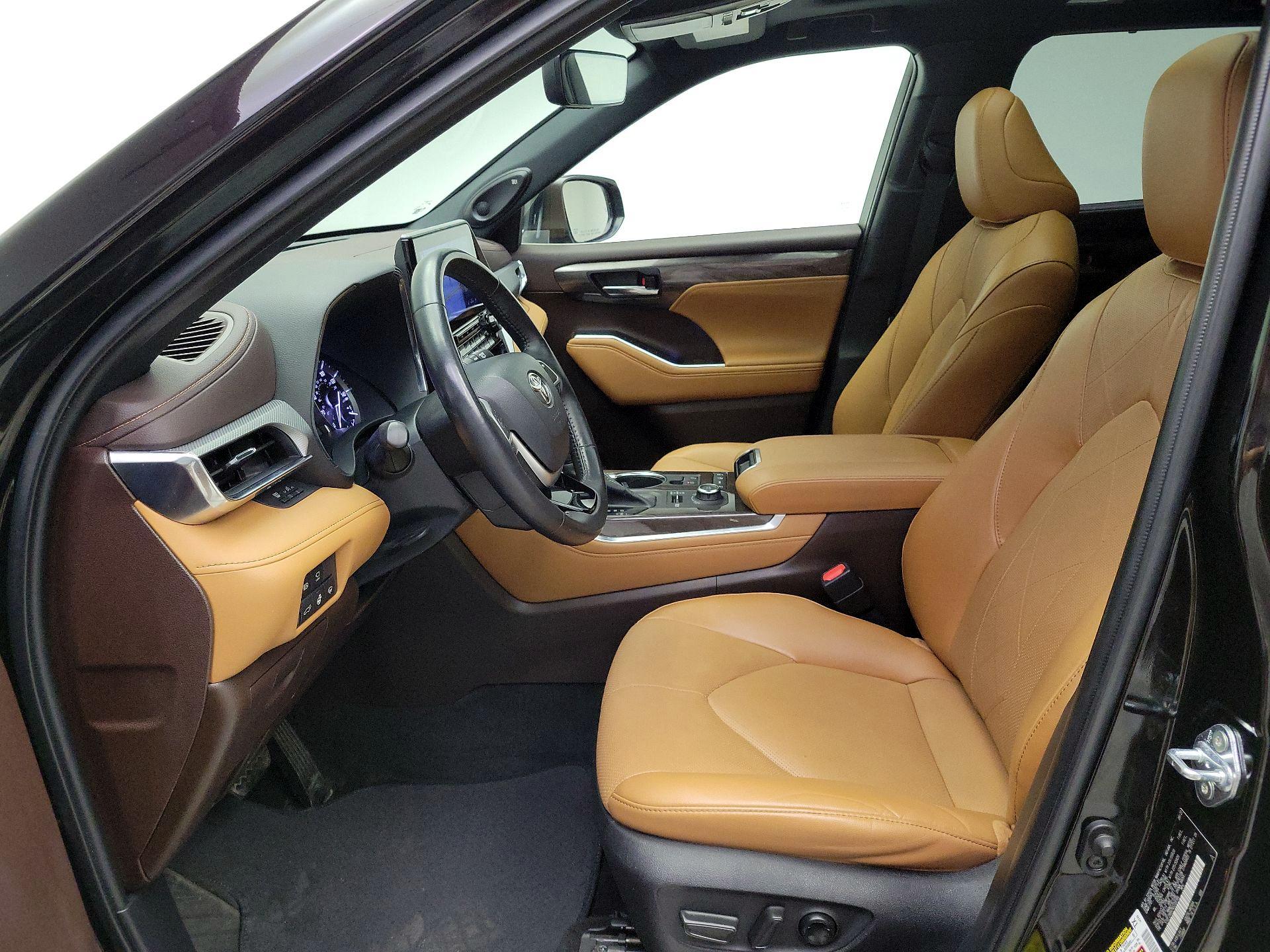 Thumbnail: 2022 Toyota Highlander - 11