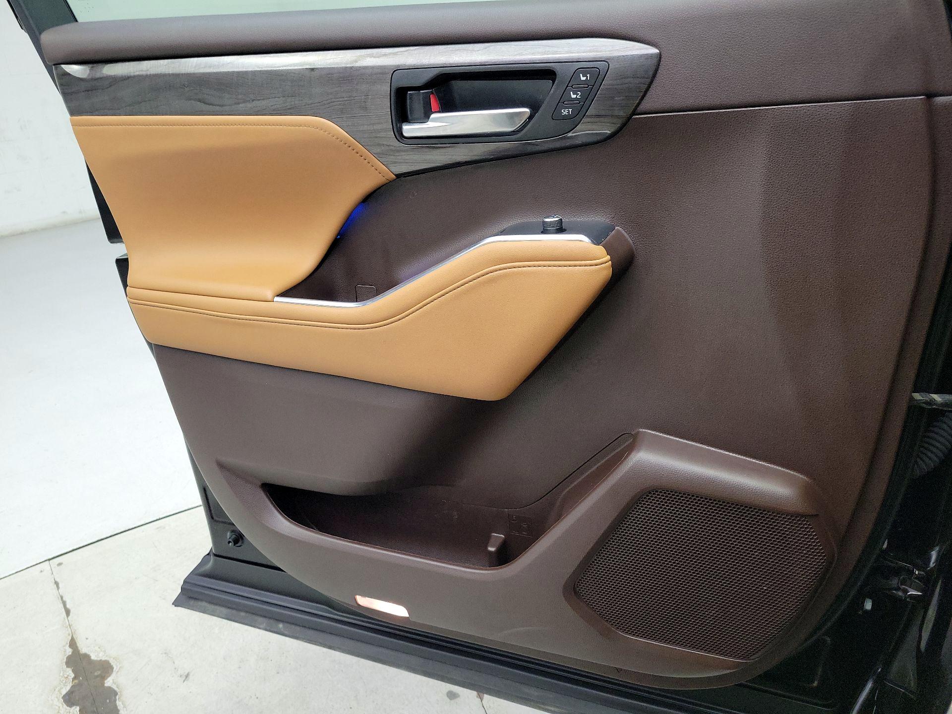 Thumbnail: 2022 Toyota Highlander - 12