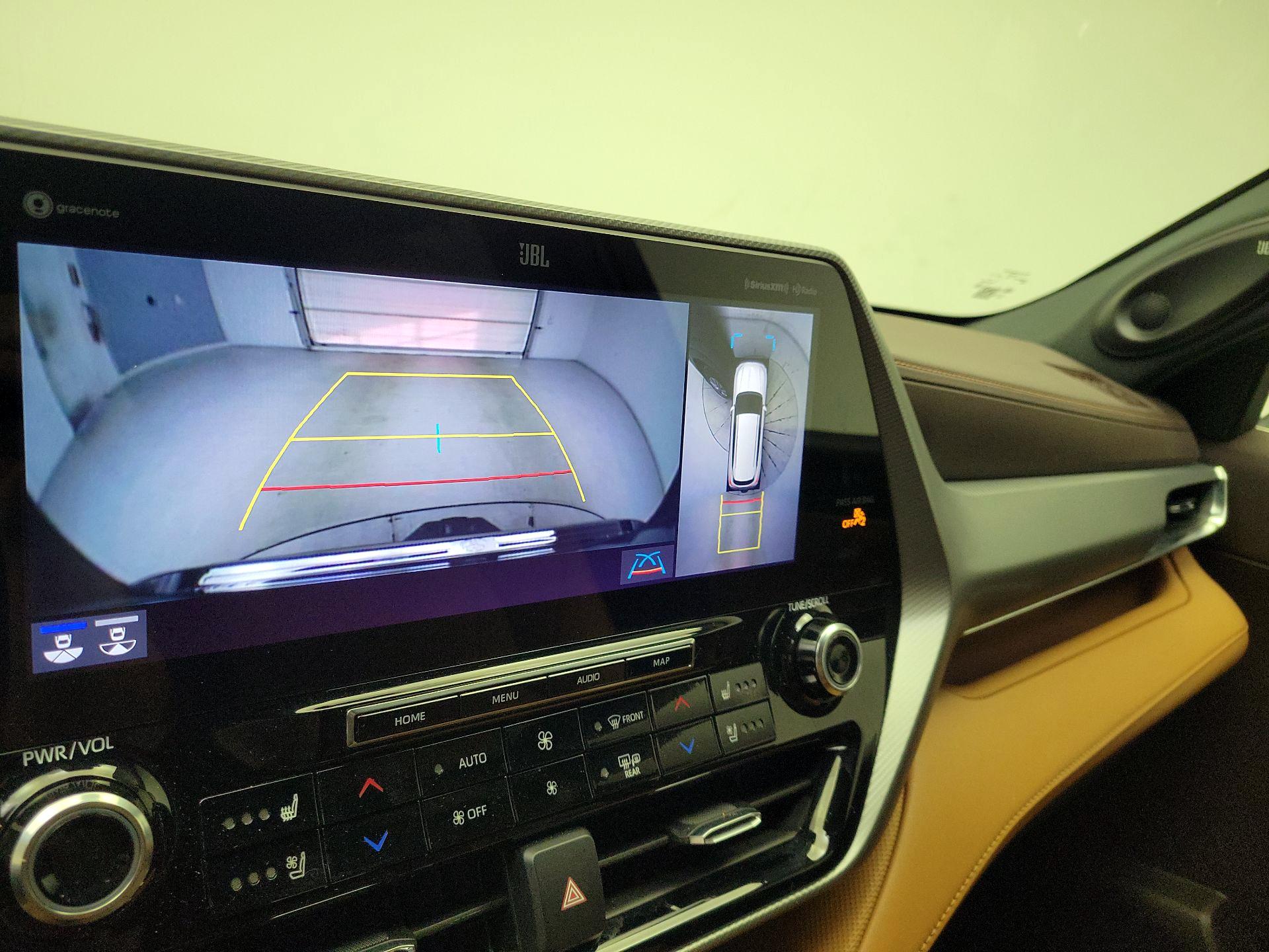 Thumbnail: 2022 Toyota Highlander - 15