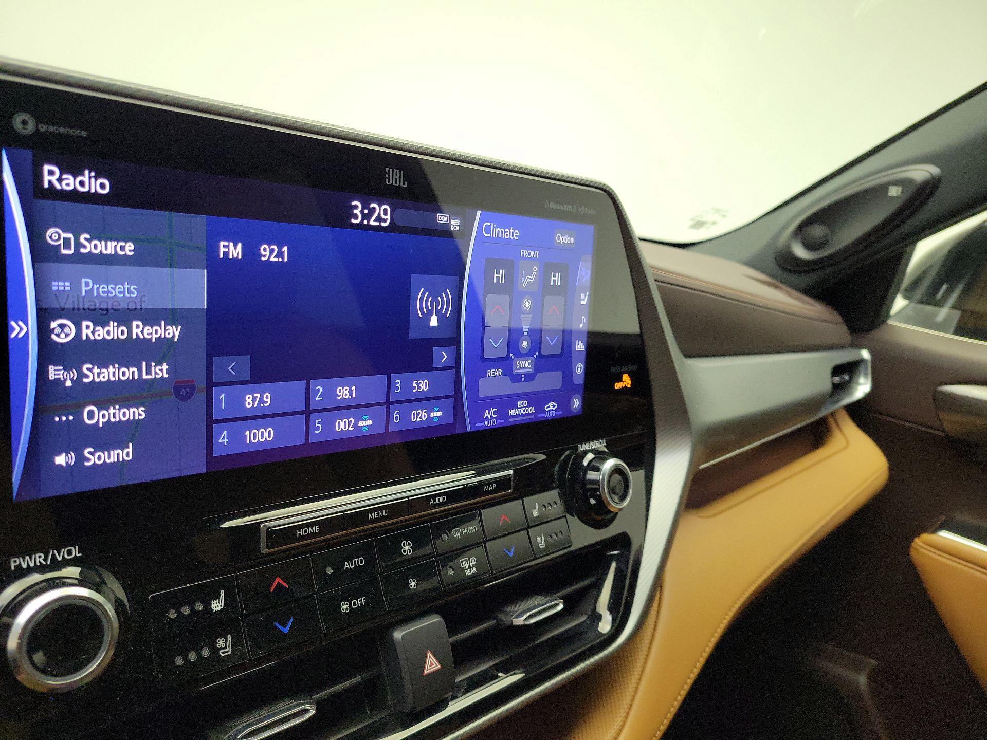 Thumbnail: 2022 Toyota Highlander - 16