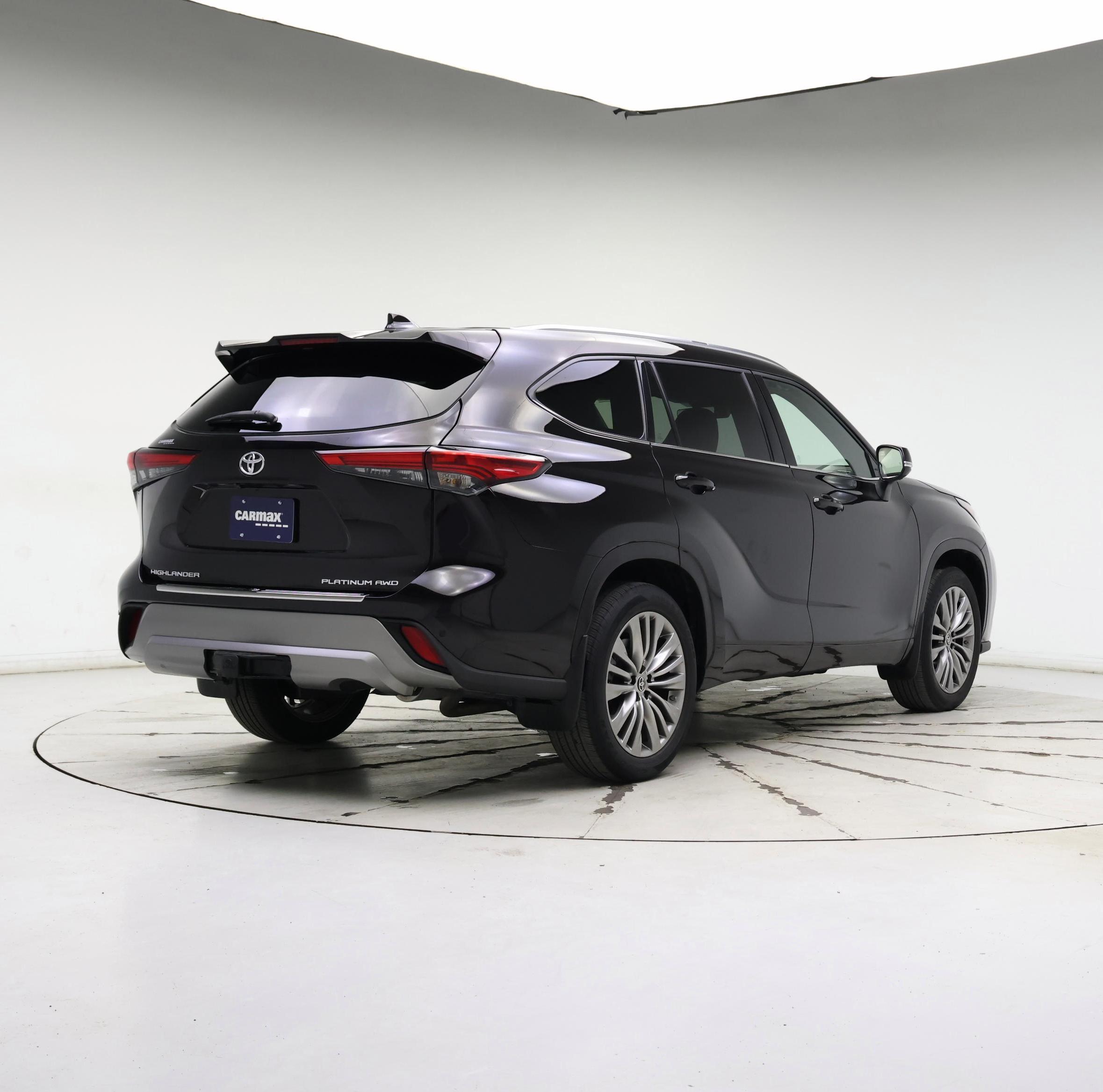 Thumbnail: 2022 Toyota Highlander - 8