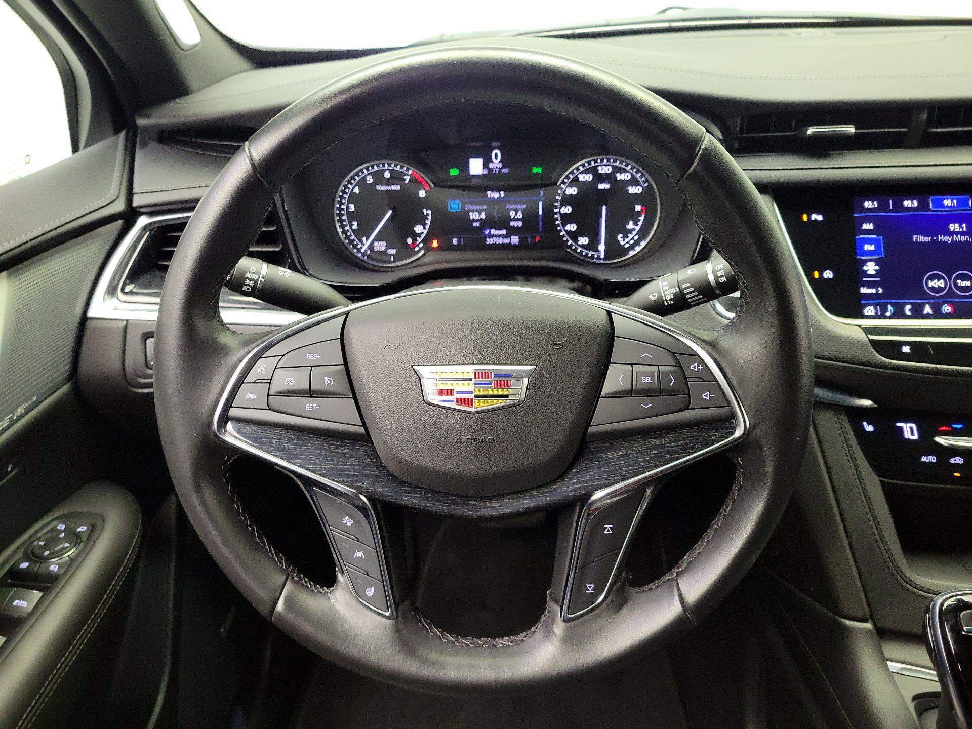 Thumbnail: 2023 Cadillac XT5 - 10