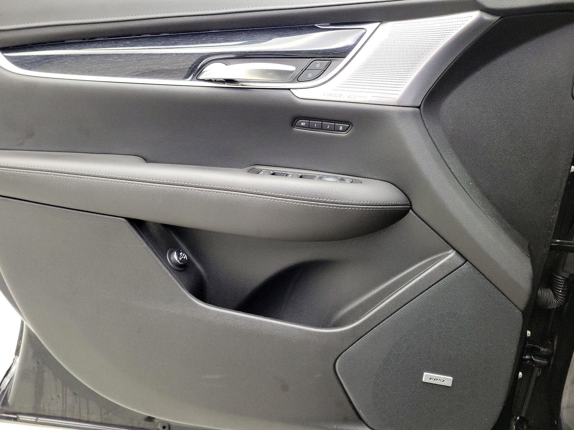 Thumbnail: 2023 Cadillac XT5 - 12