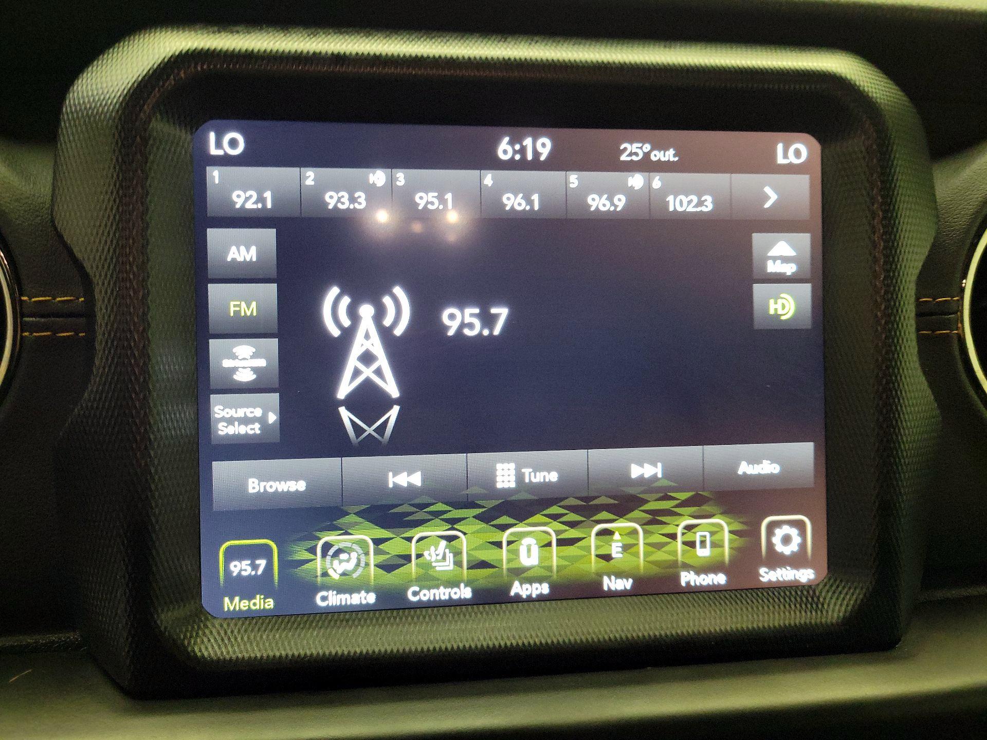 Thumbnail: 2022 Jeep Wrangler - 14