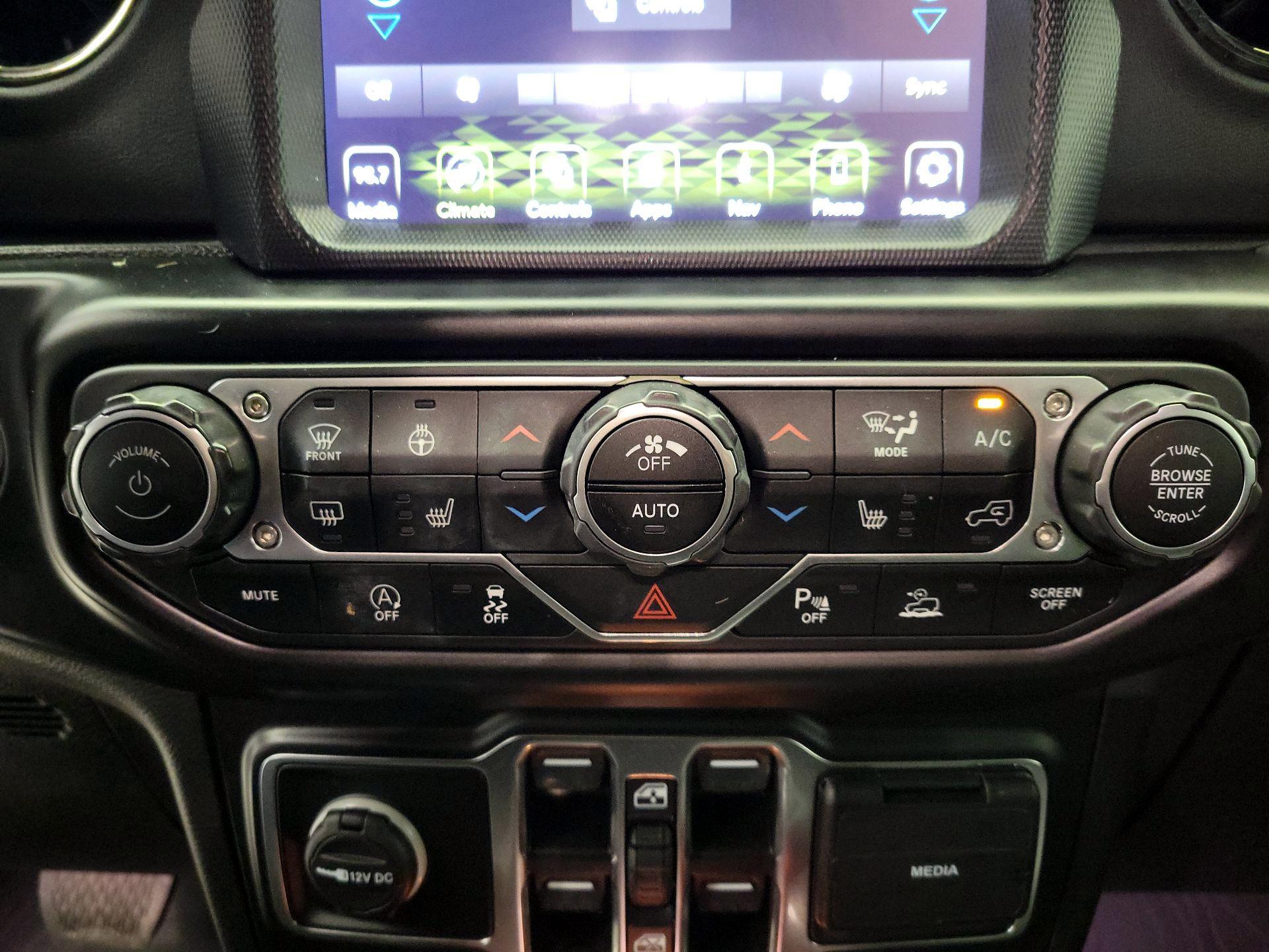 Thumbnail: 2022 Jeep Wrangler - 15