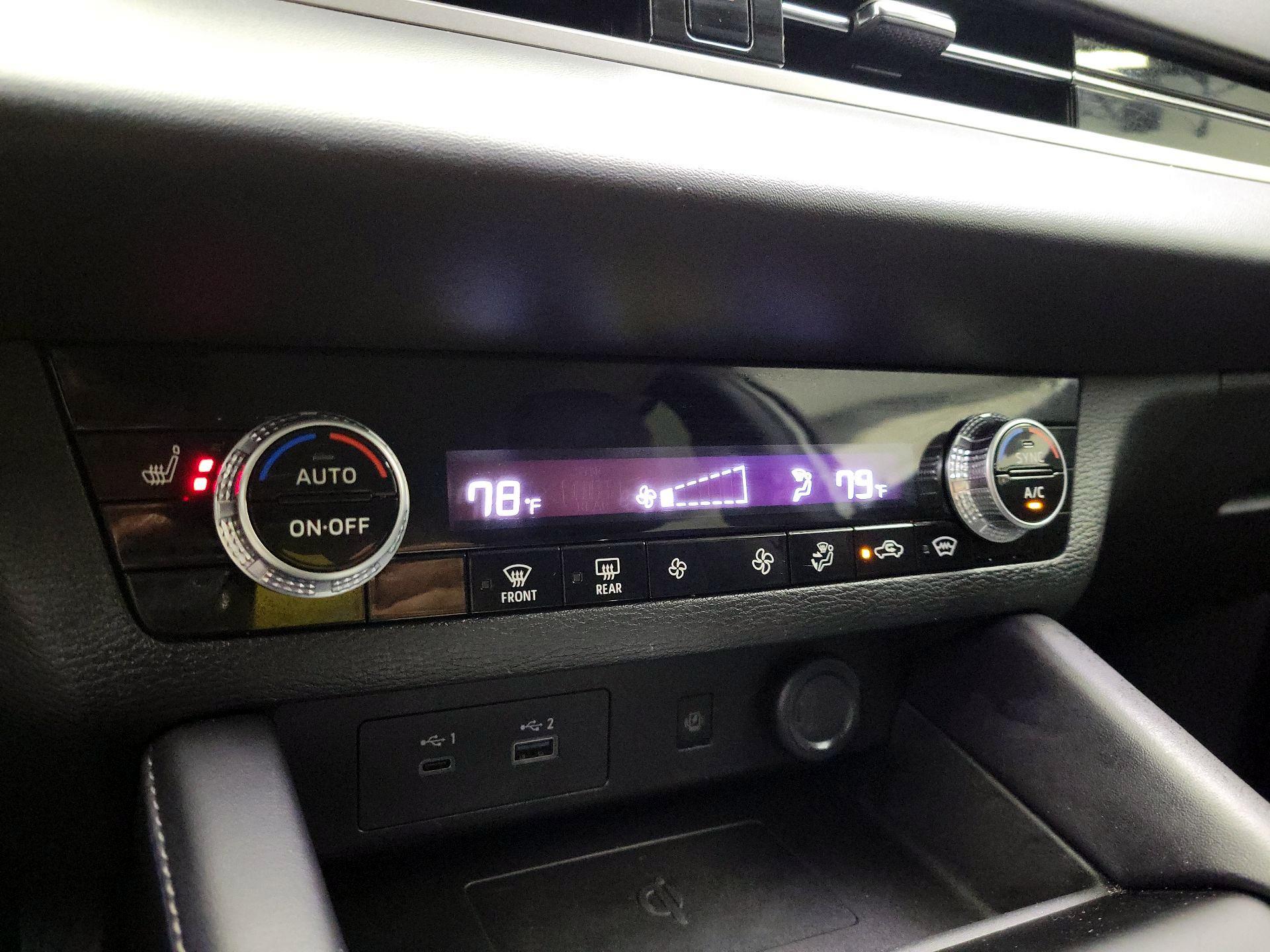 Thumbnail: 2024 Mitsubishi Outlander - 17