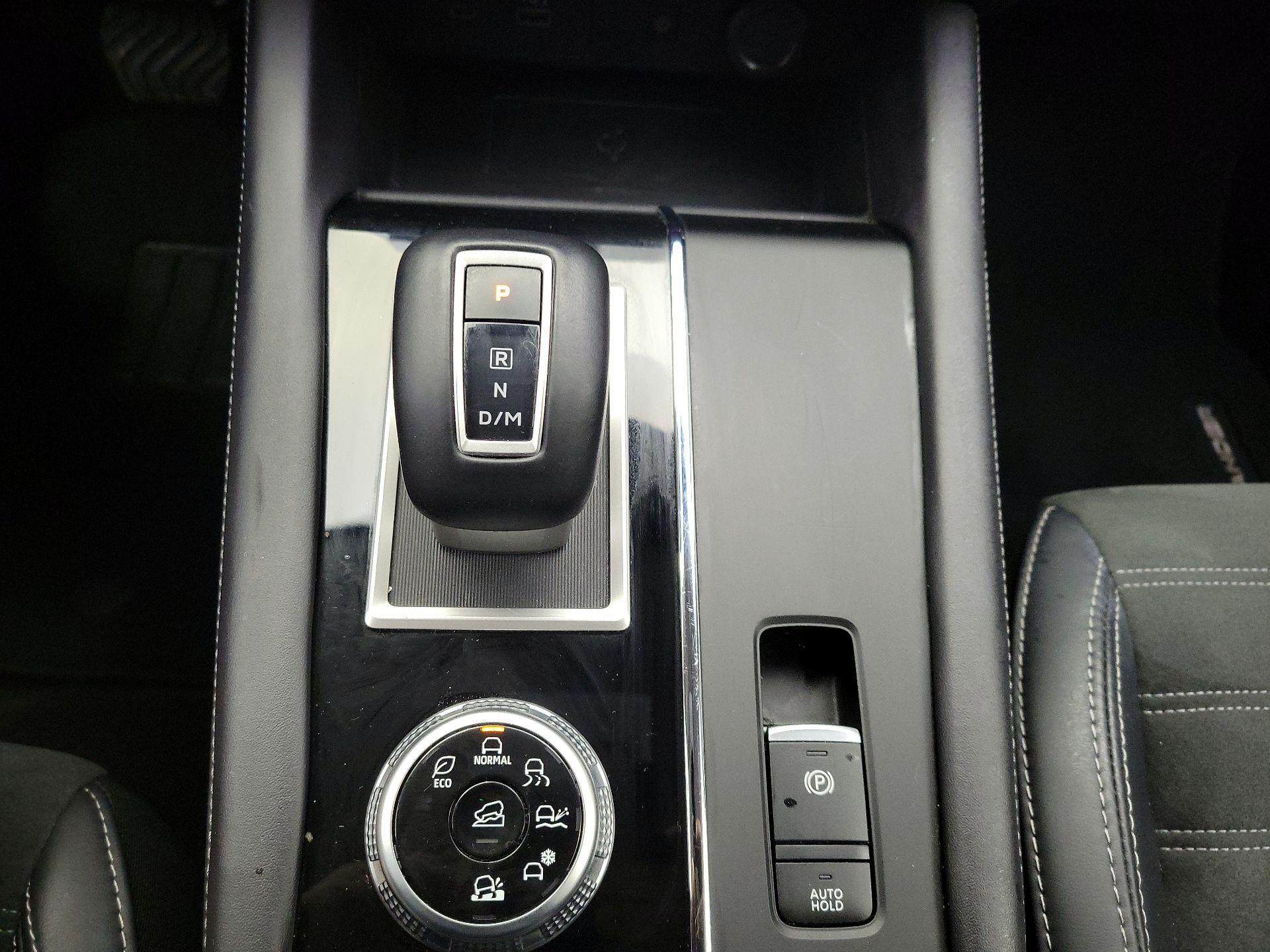 Thumbnail: 2024 Mitsubishi Outlander - 18